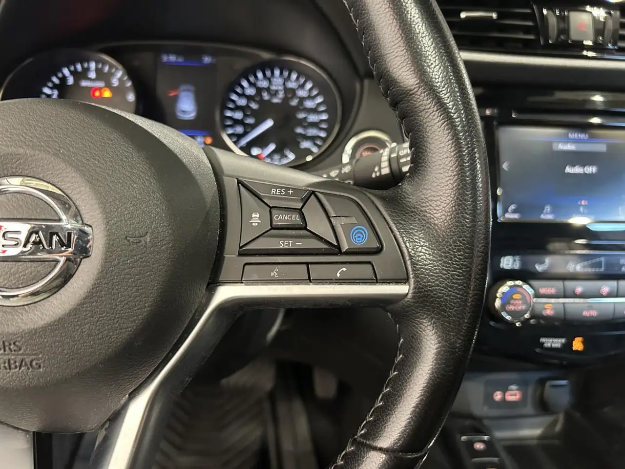 Nissan Qashqai снимка Nissan Qashqai