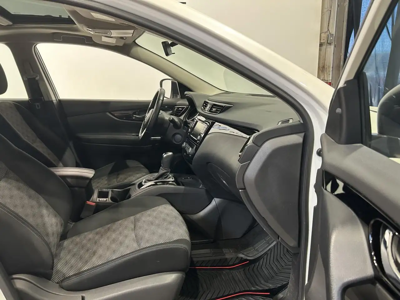 Nissan Qashqai снимка Nissan Qashqai