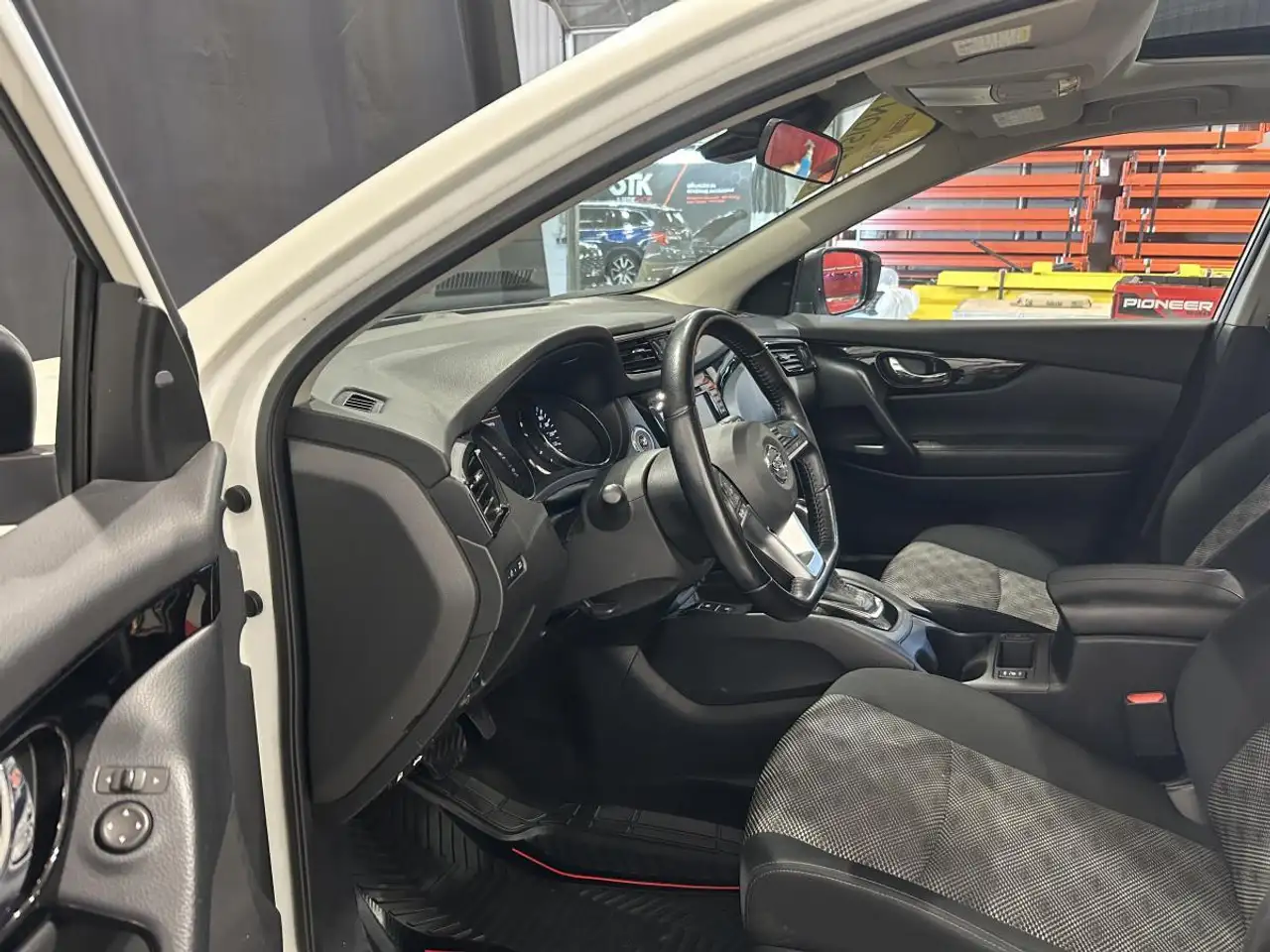 Nissan Qashqai снимка Nissan Qashqai