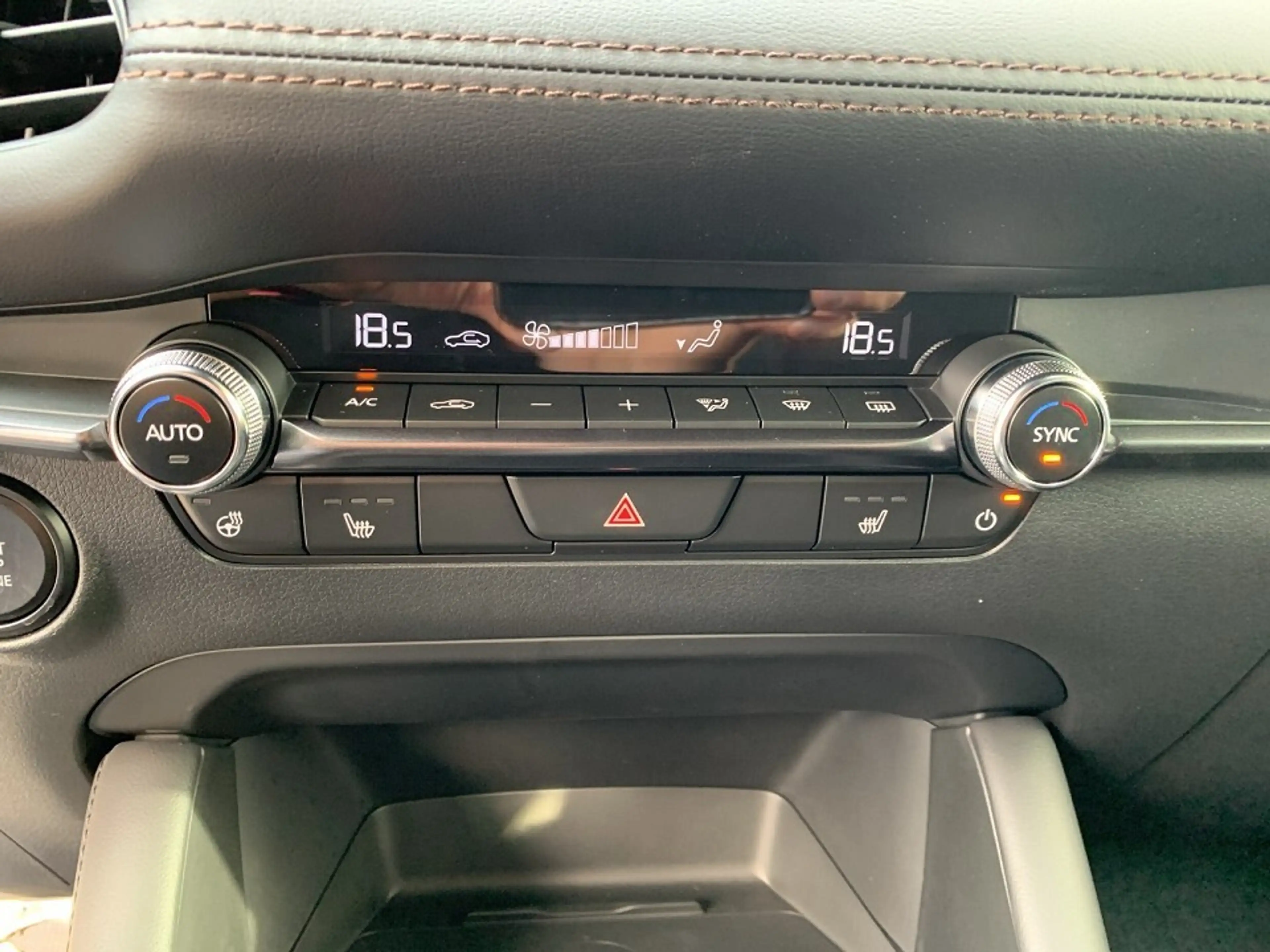 Mazda 3 Mazda3 e-Skyactiv-G140 Exclusive-Line Aut. — photo 14