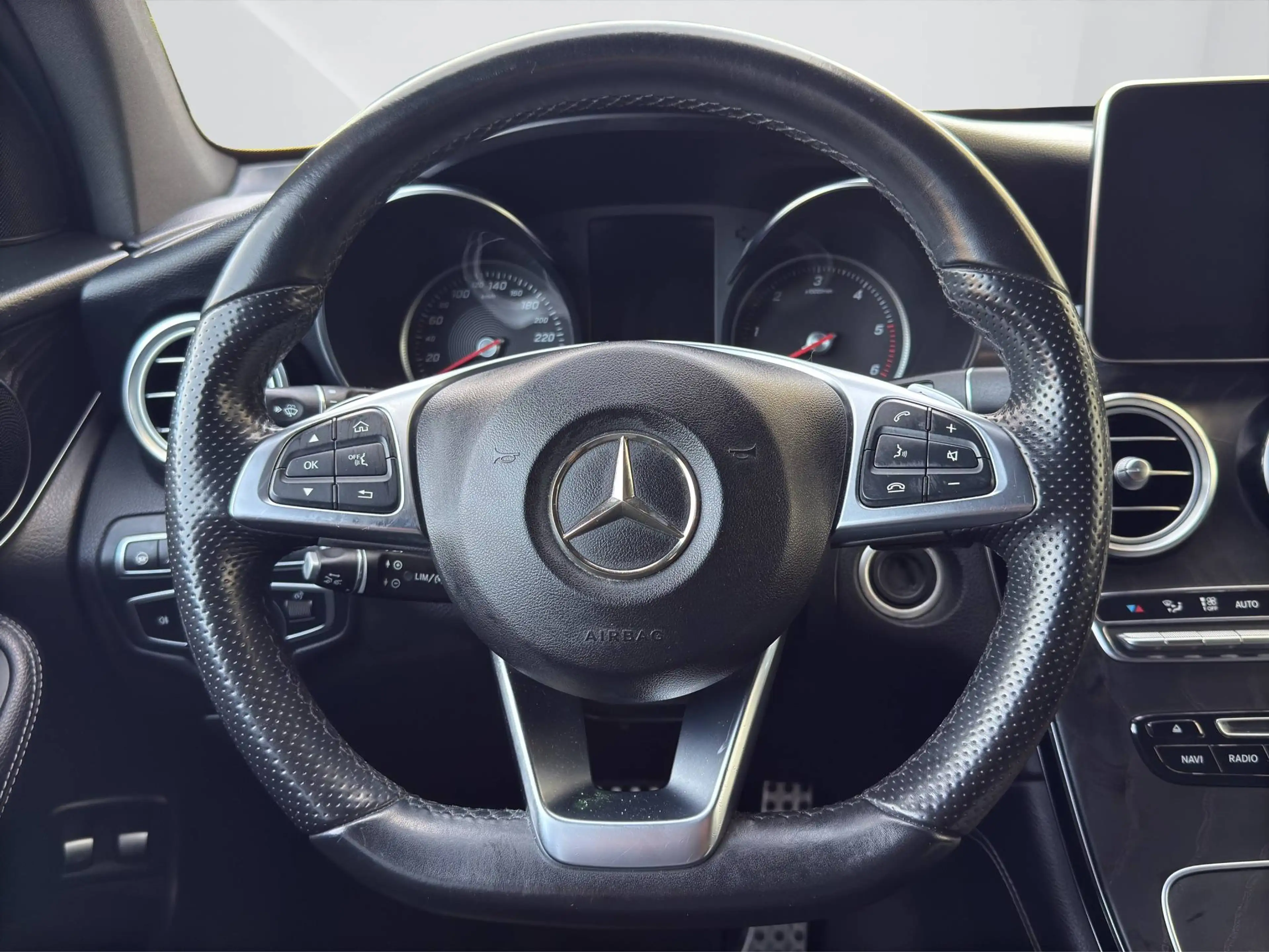 Mercedes-Benz GLC 350 GLC 350 d 4Matic AMG Line — photo 14