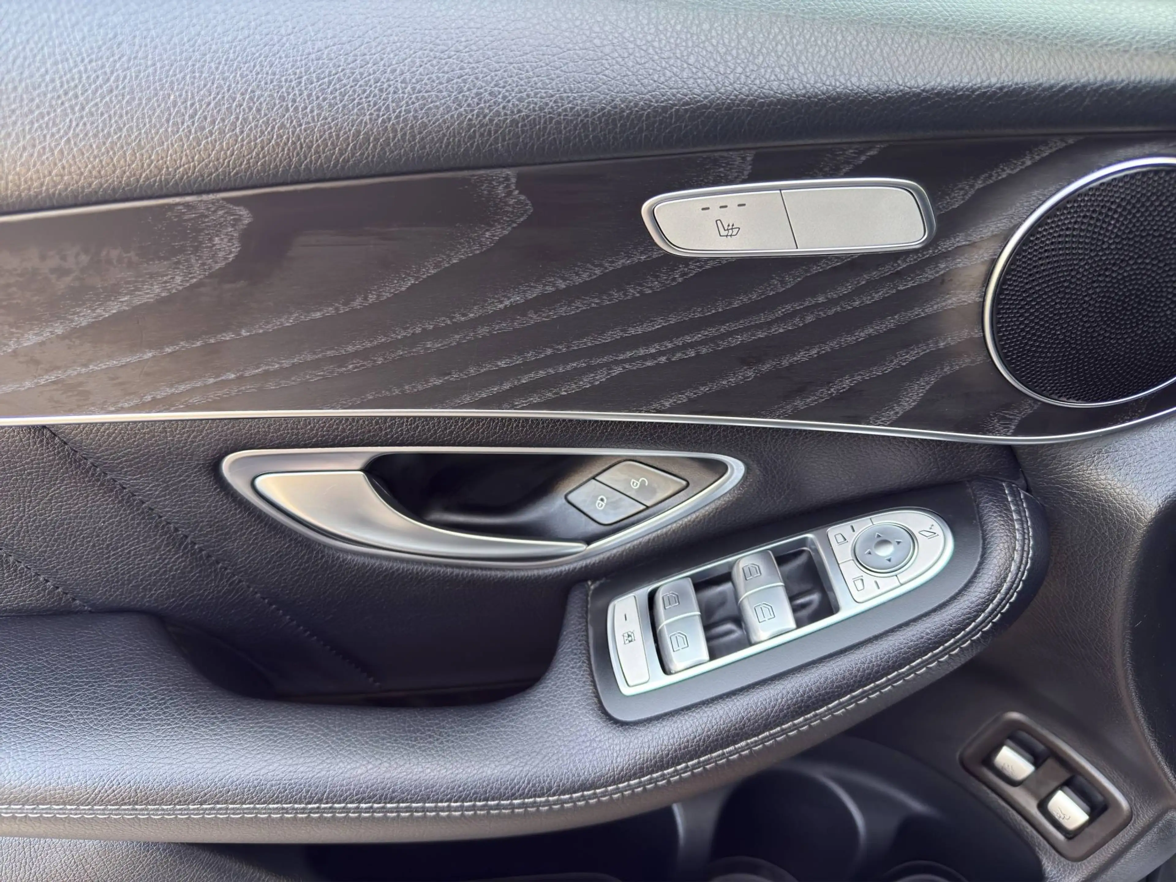 Mercedes-Benz GLC 350 GLC 350 d 4Matic AMG Line — photo 11