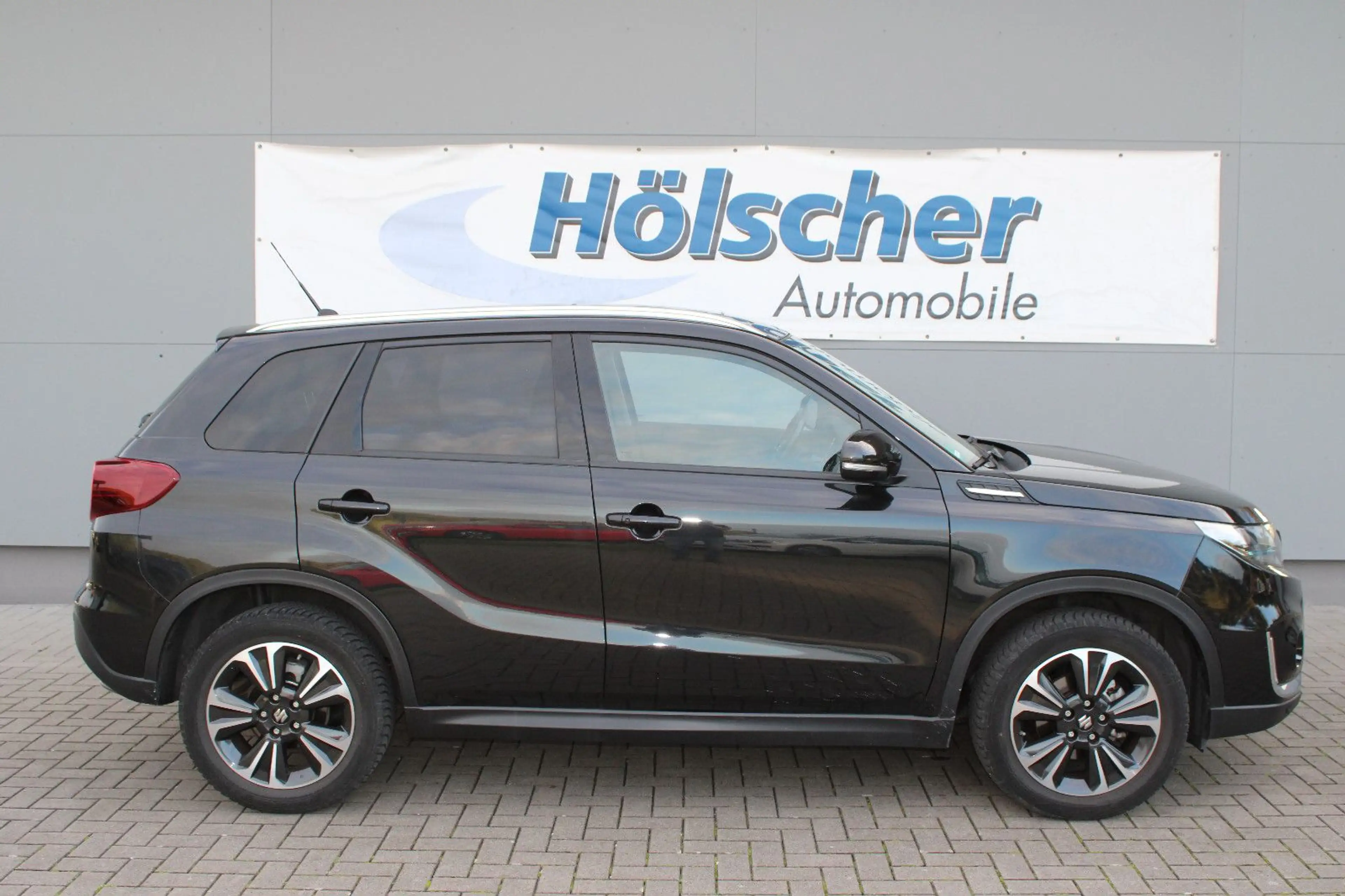 Suzuki Vitara 1.4 Mild-Hybrid Comfort+ 4x4!AUTOMATIK! — photo 4