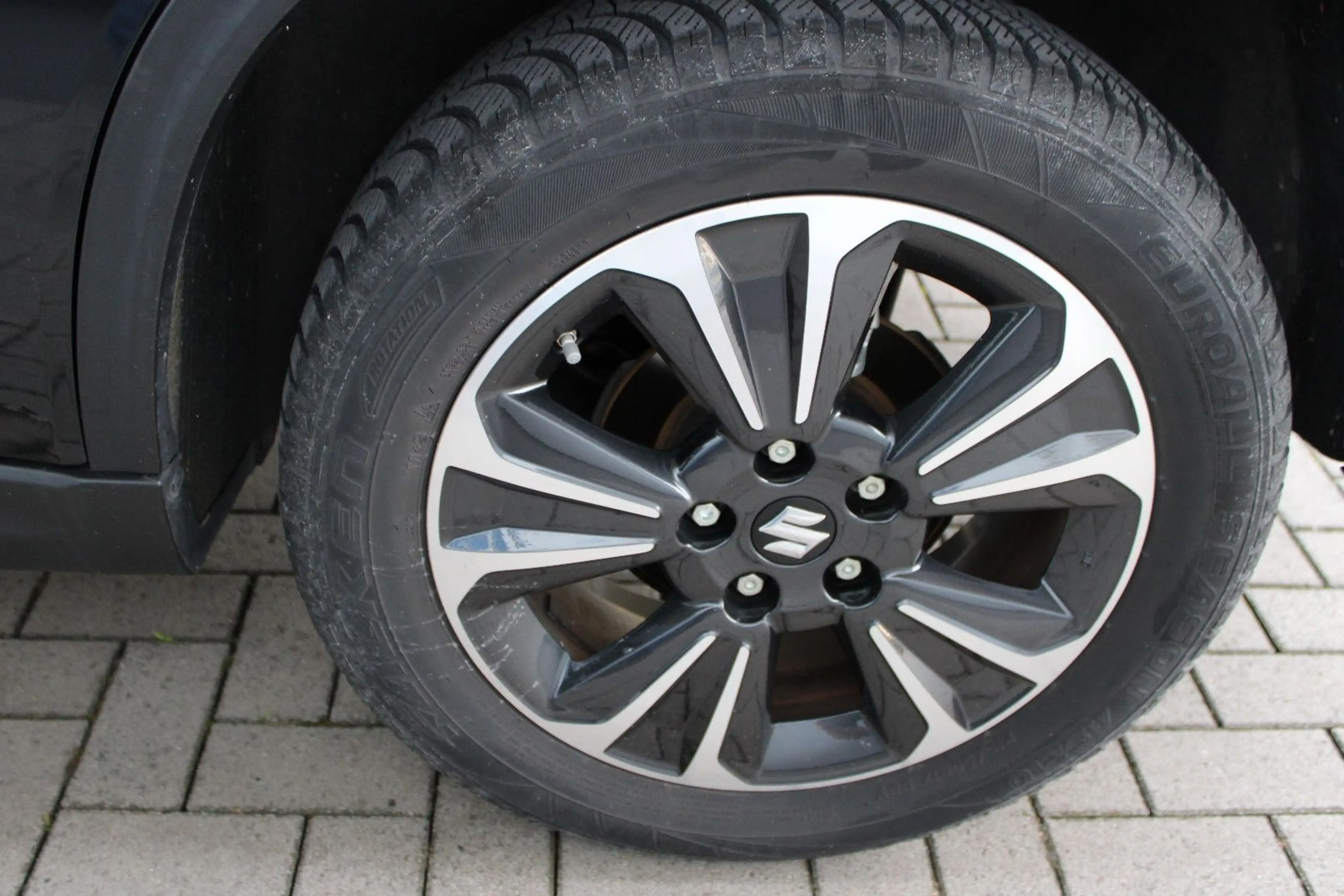 Suzuki Vitara 1.4 Mild-Hybrid Comfort+ 4x4!AUTOMATIK! — photo 7