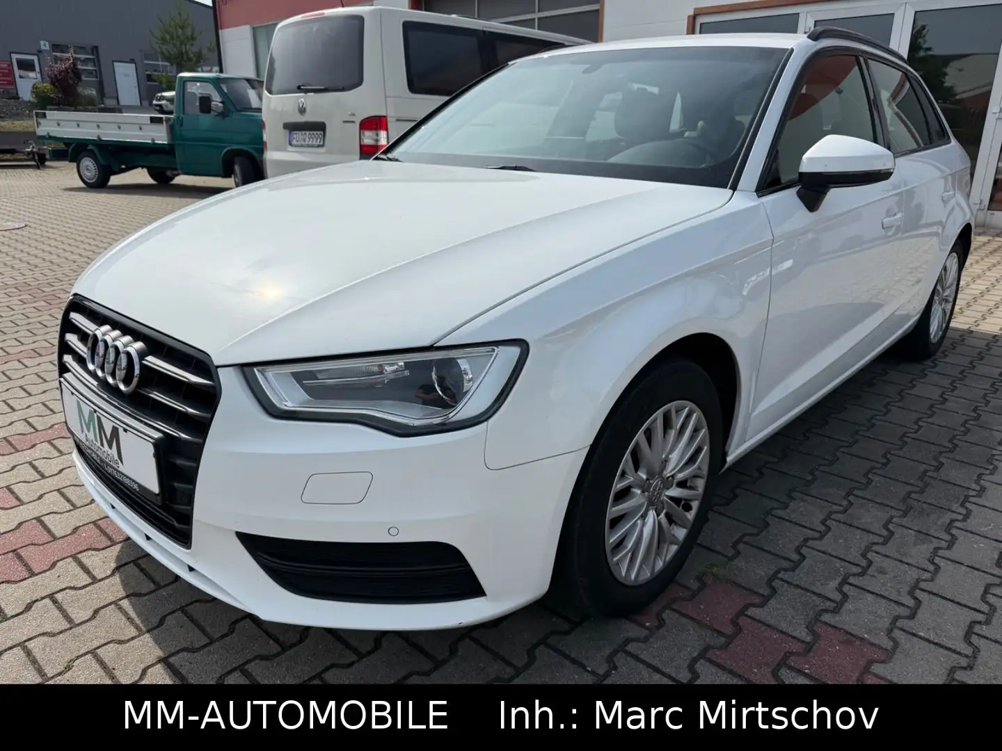 Audi A3 Sportb Attraction-1.HAND-NAV-XEN-LEDER-KAMERA Weiß - 2