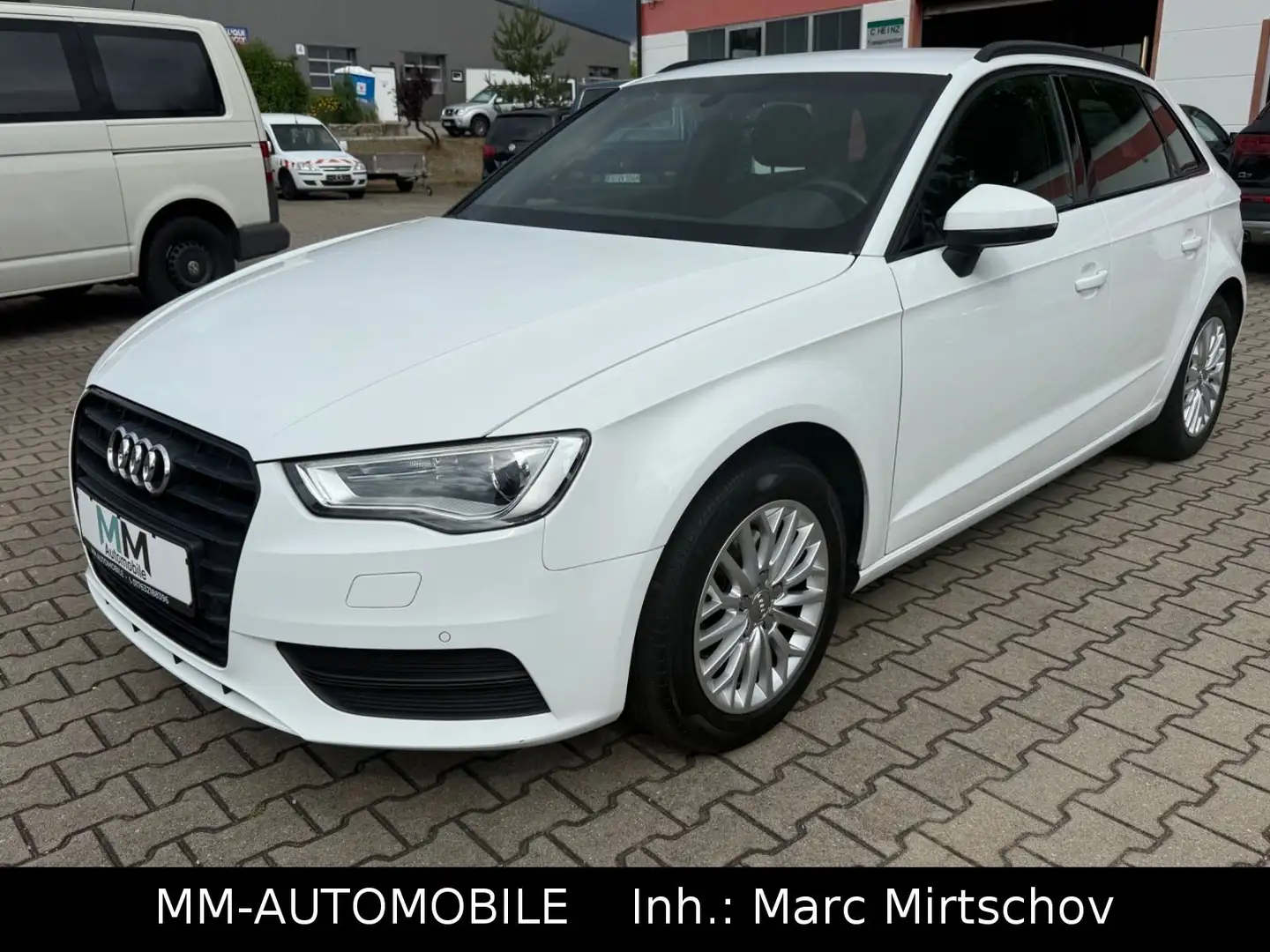 Audi A3 Sportb Attraction-1.HAND-NAV-XEN-LEDER-KAMERA Weiß - 2