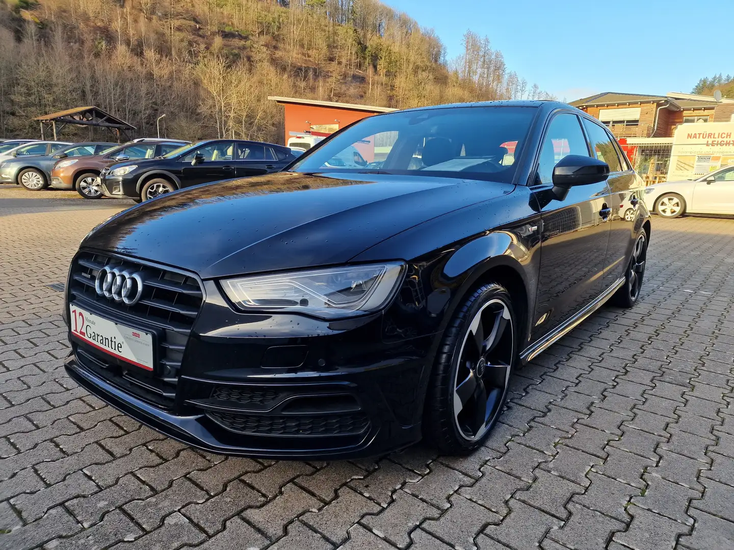 Audi A3 S line Sportpaket quattro PANORAMADACH Schwarz - 1
