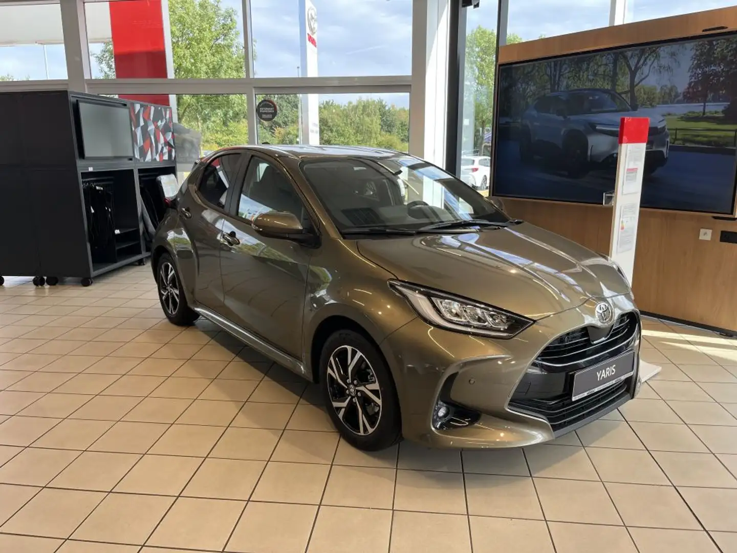 Toyota Yaris Hybrid 116 1.5 VVT-i Teamplayer * 1.99% Zins* - 1
