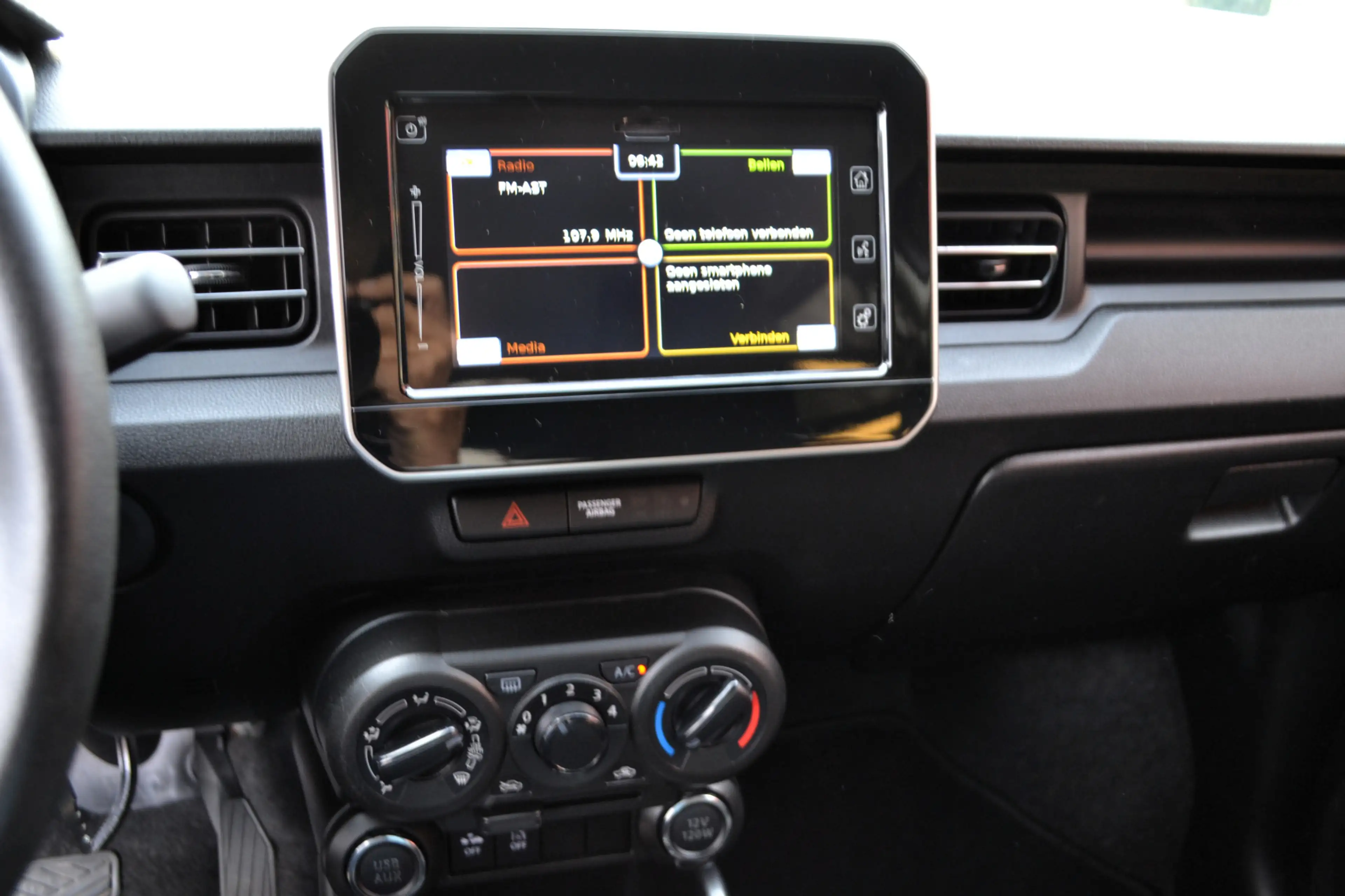 Suzuki Ignis 1.2 Smart Hybrid Select — photo 9