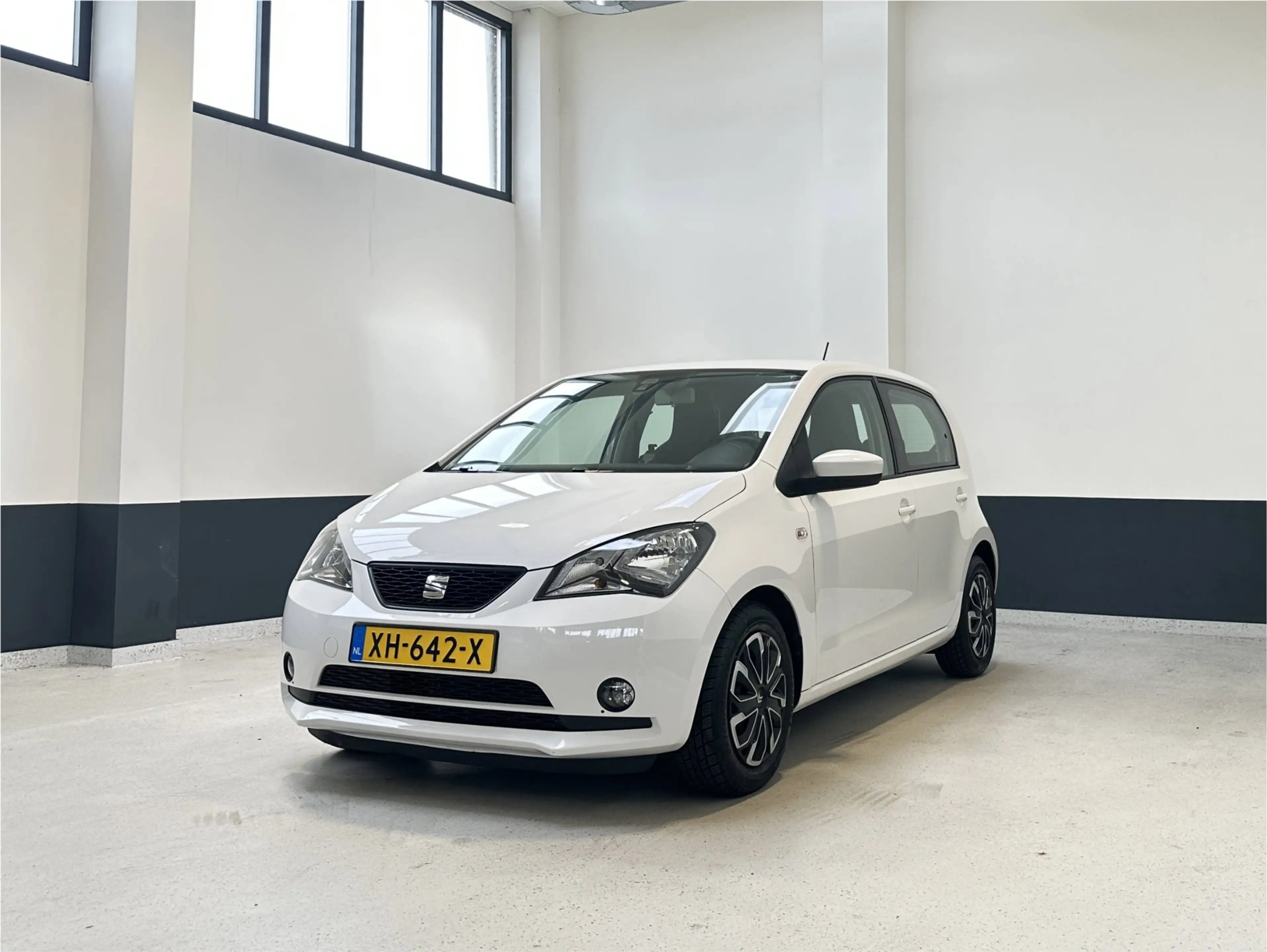 SEAT Mii 1.0 Style Intense | NL | Parkeersensoren | Airco | — photo 2