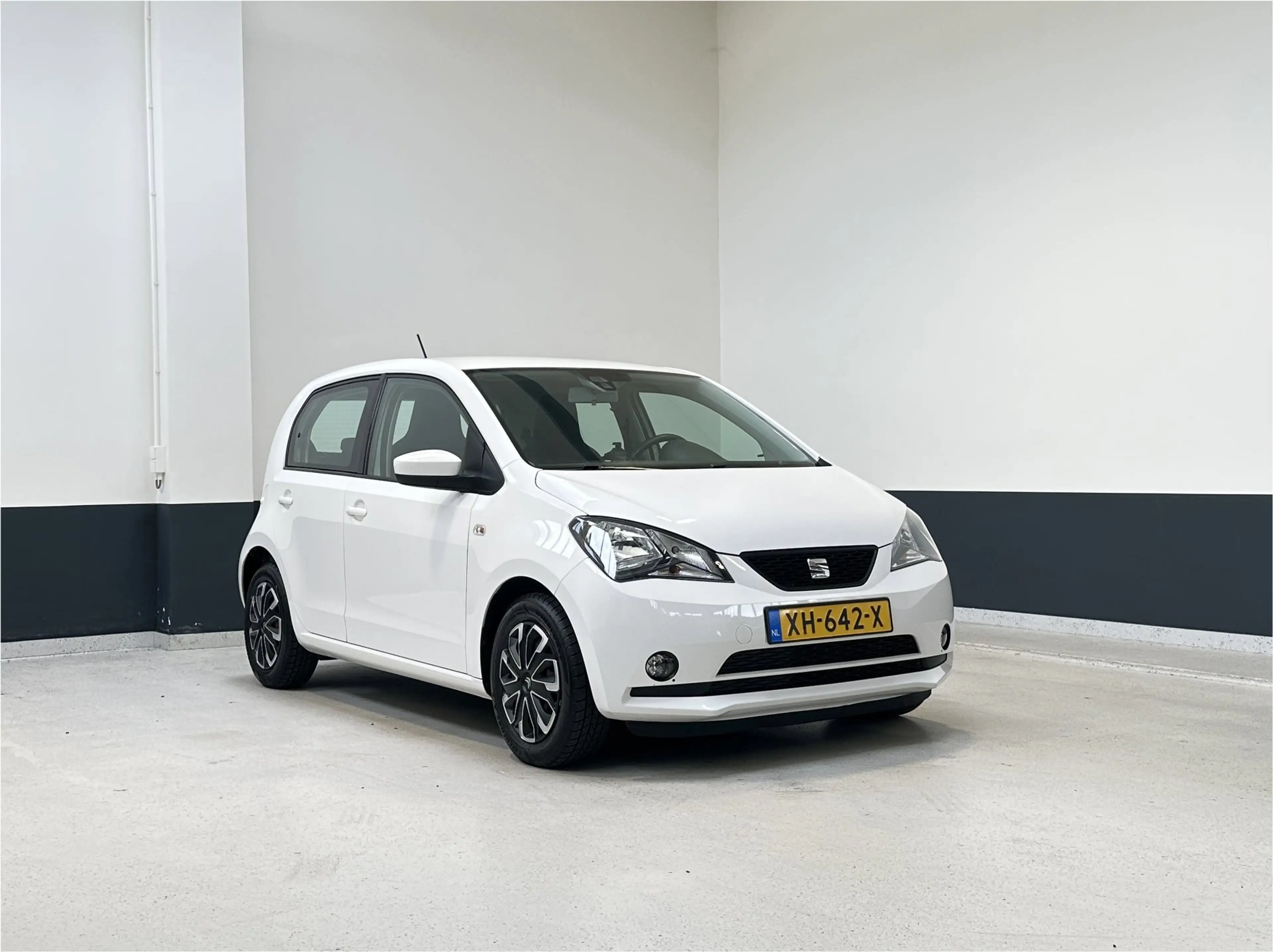 SEAT Mii 1.0 Style Intense | NL | Parkeersensoren | Airco |
