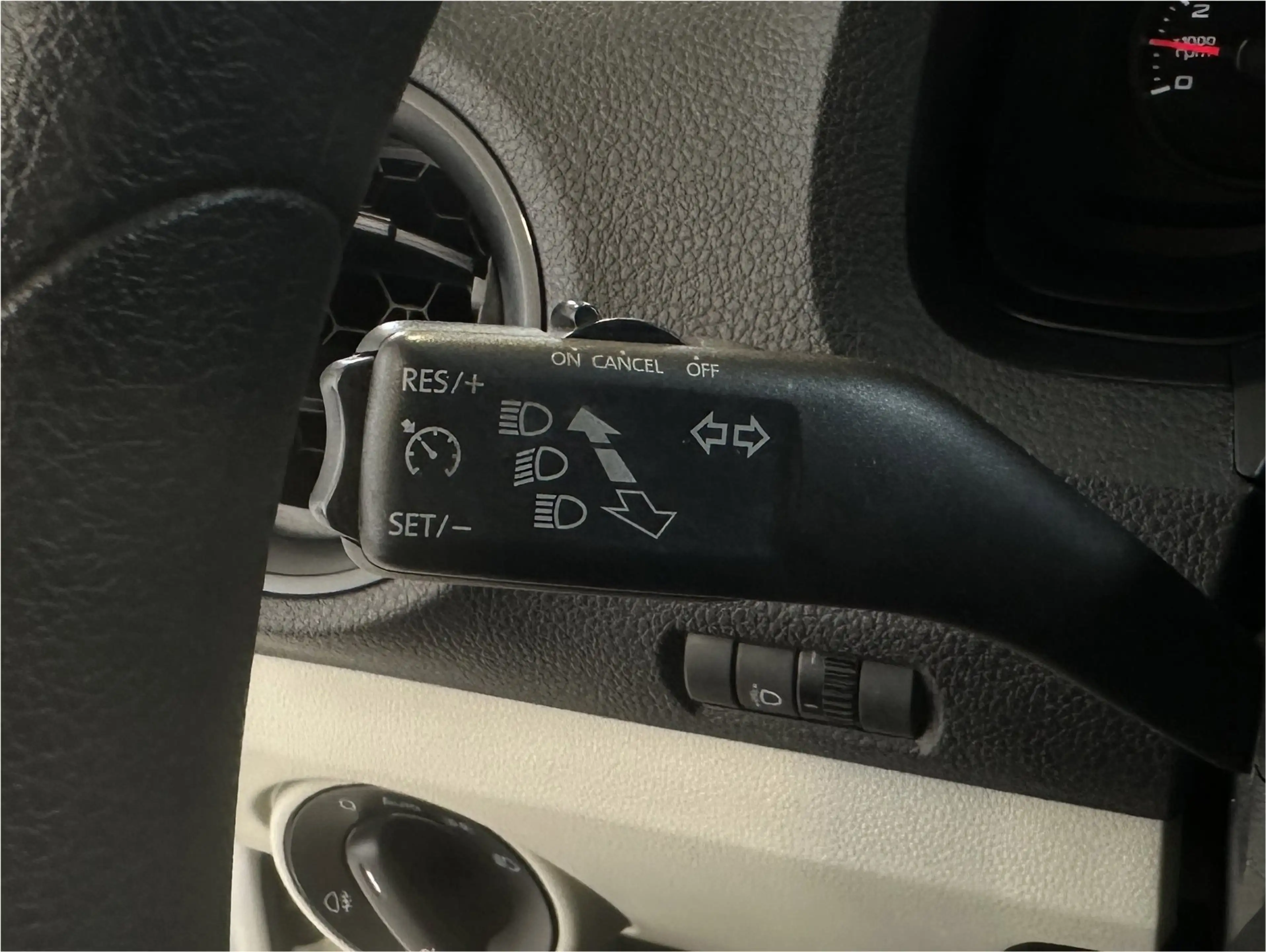 SEAT Mii 1.0 Style Intense | NL | Parkeersensoren | Airco | — photo 18