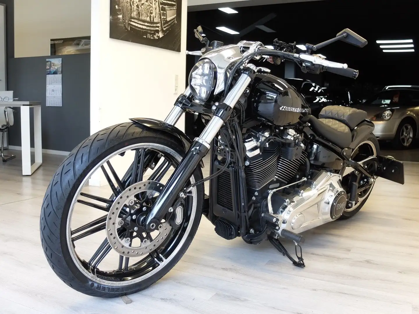 Harley-Davidson Breakout Thunderbike Umbau Noir - 1