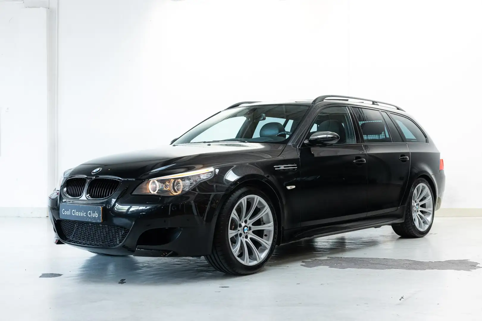 BMW M5 E61 Touring - Extensively documented – Panorama – Schwarz - 1