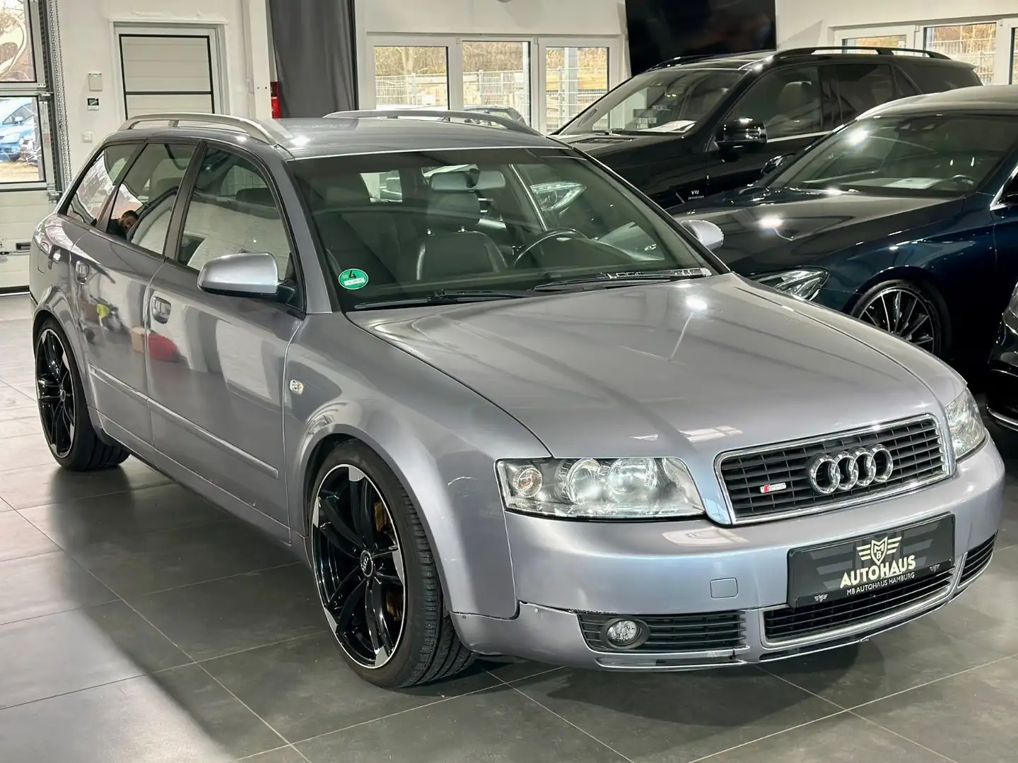 Audi A4 2.5 TDI Avant,S-Line,AHK,Bose,Alu,Klima,VOLL Grau - 2