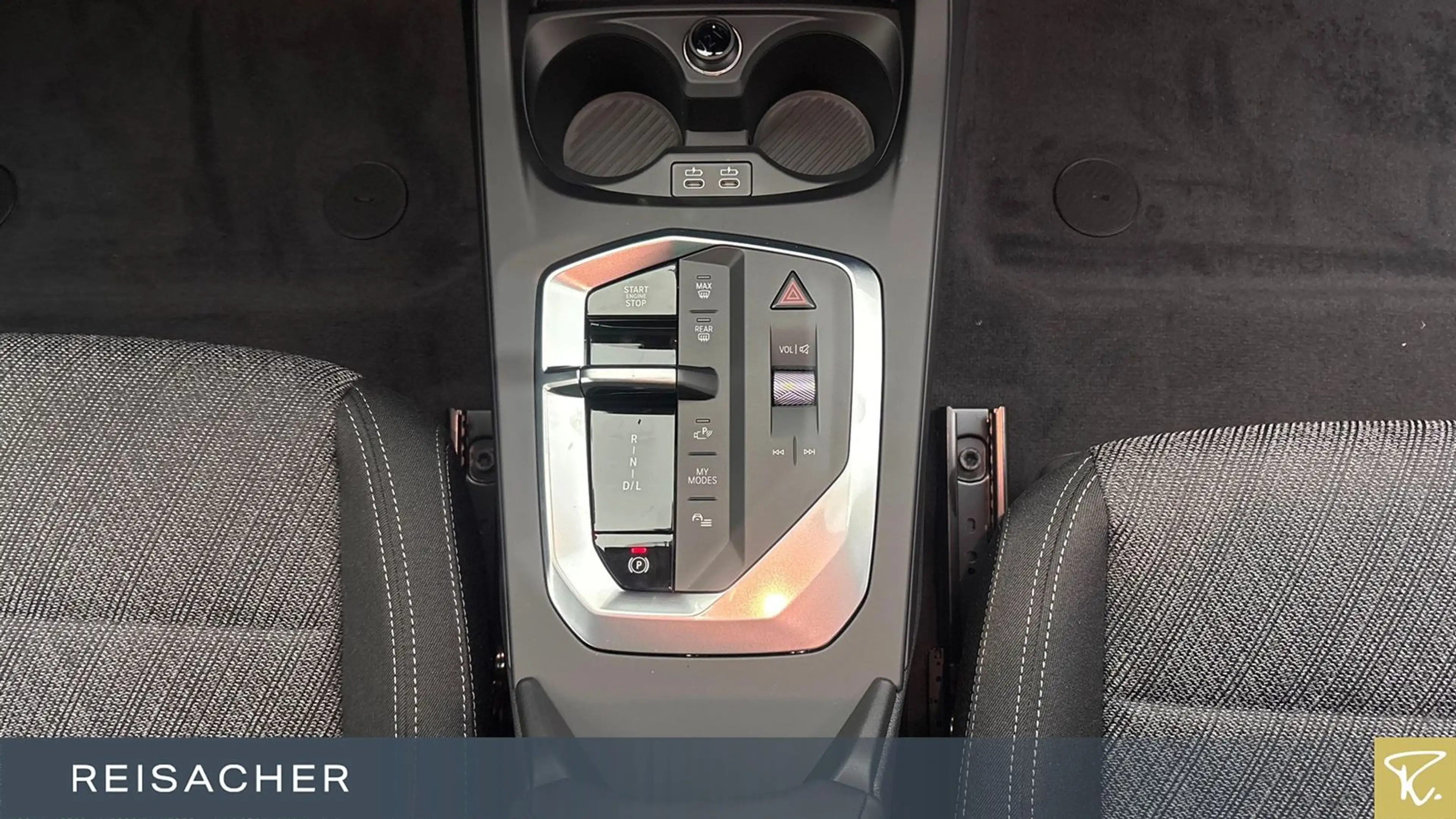 BMW 118 d Autom. Parksystem Sitzheizung Keyless Go — photo 11