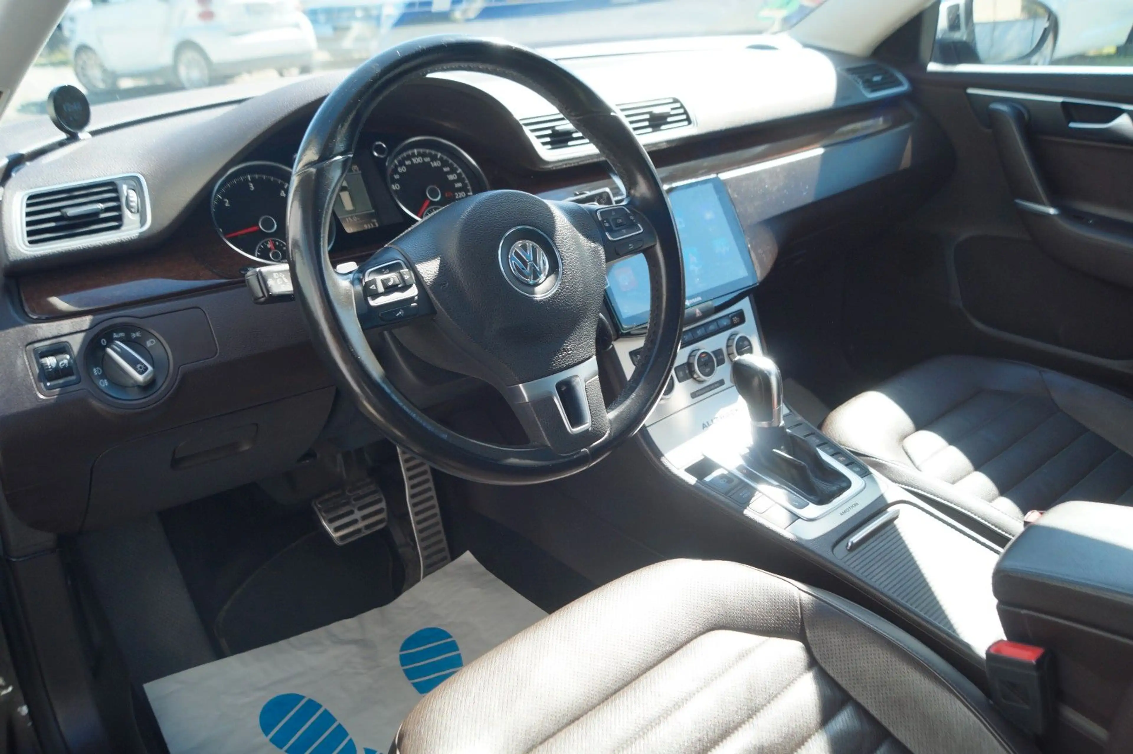 Volkswagen Passat Alltrack Variant 4Motion BMT|DSG|LEDER| — photo 11