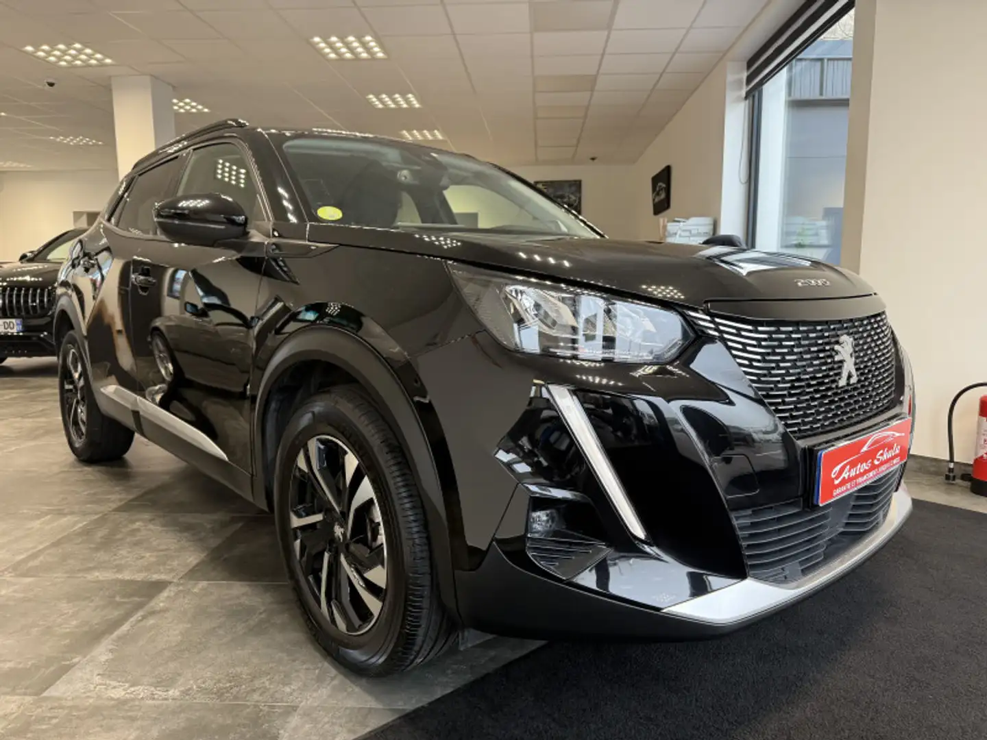 Peugeot 2008 1.5 BLUEHDI 130CH S\u0026S ALLURE BUSINESS EAT8 Zwart - 2