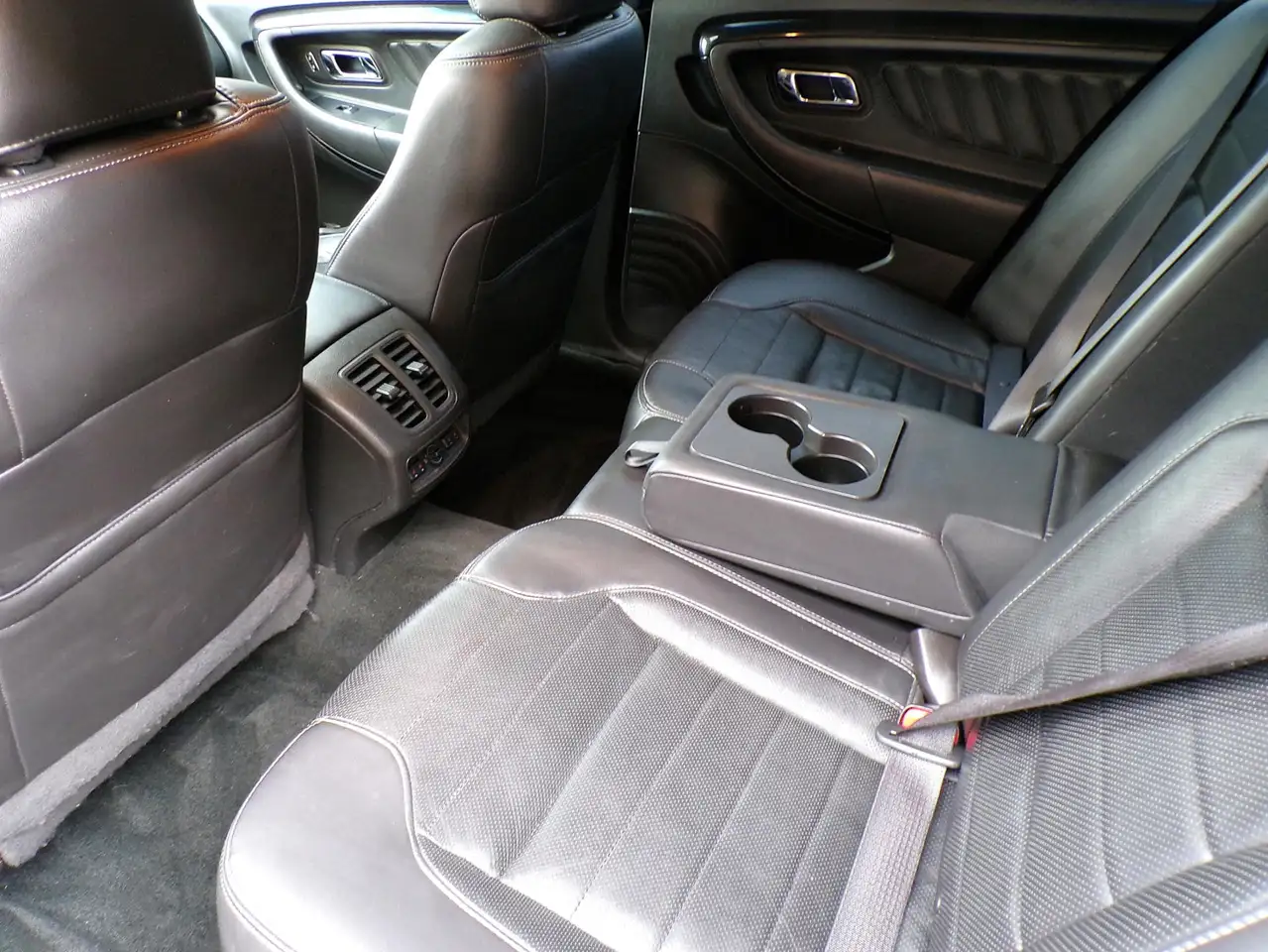 Ford Taurus снимка Ford Taurus