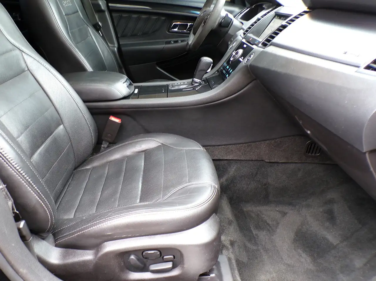 Ford Taurus снимка Ford Taurus