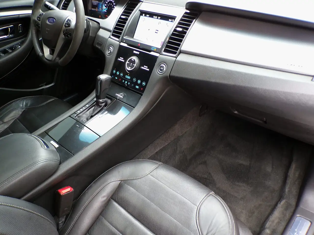 Ford Taurus снимка Ford Taurus