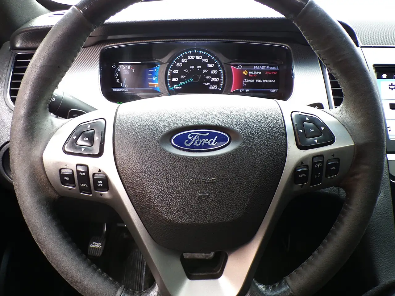 Ford Taurus снимка Ford Taurus