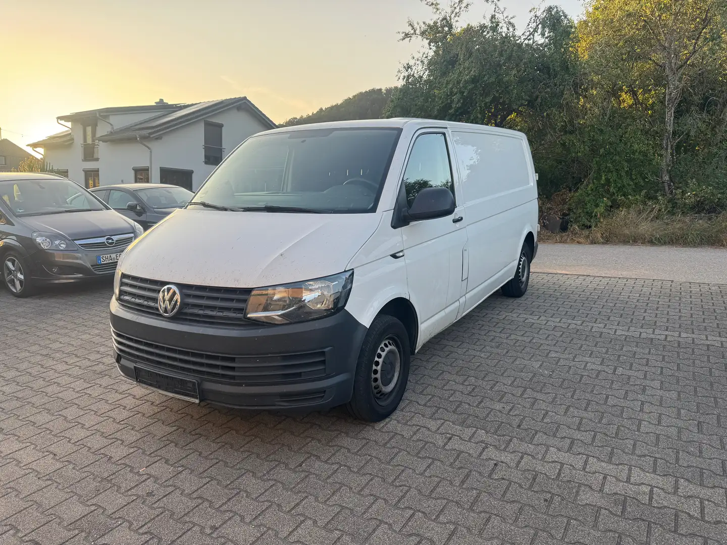 Volkswagen T6 Transporter 2.0 TDi Kasten lang KLIMA PDC Weiß - 2