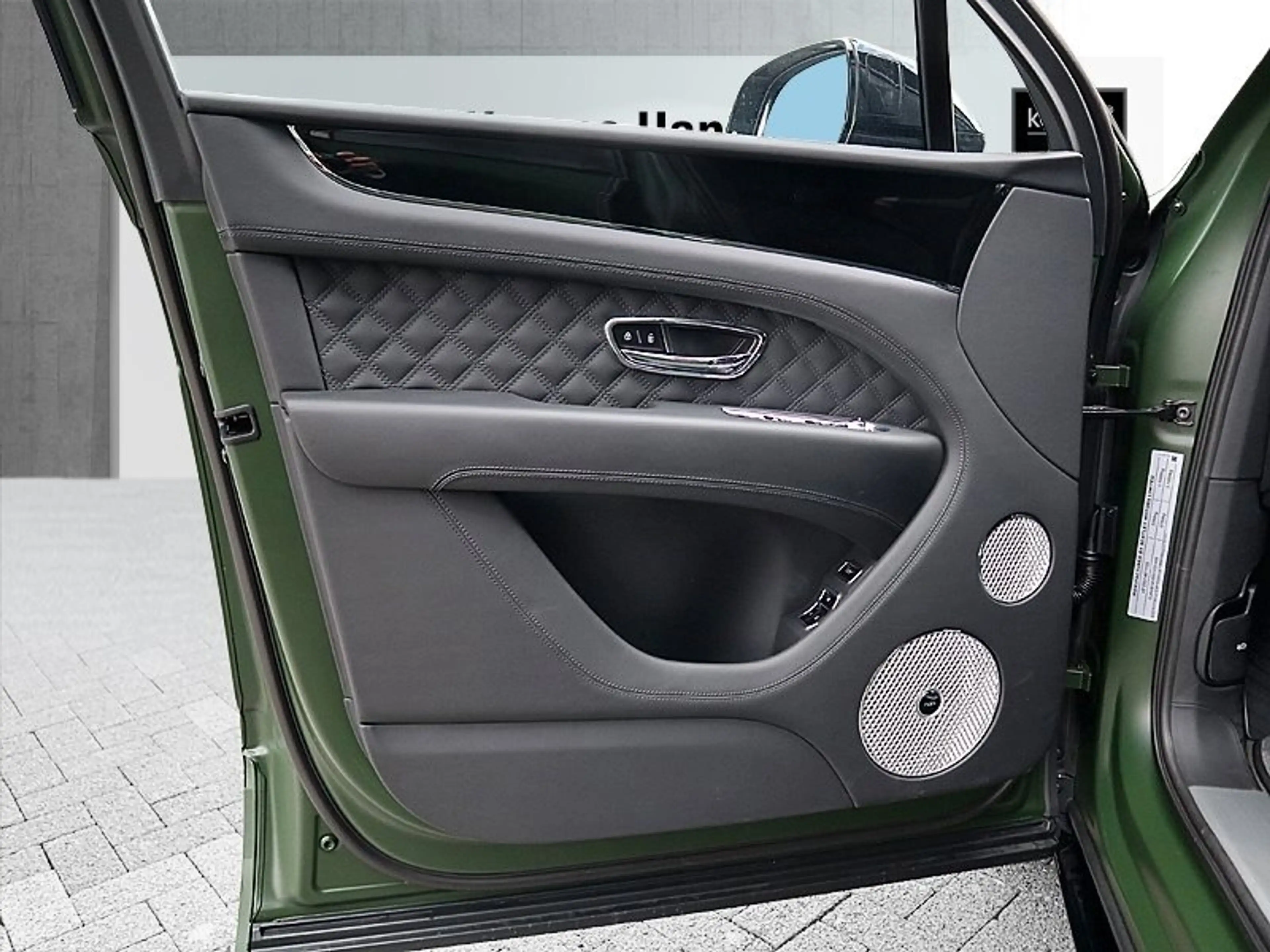 Bentley Bentayga V8 S  *Satin*Naim*Parking Heater* — photo 11