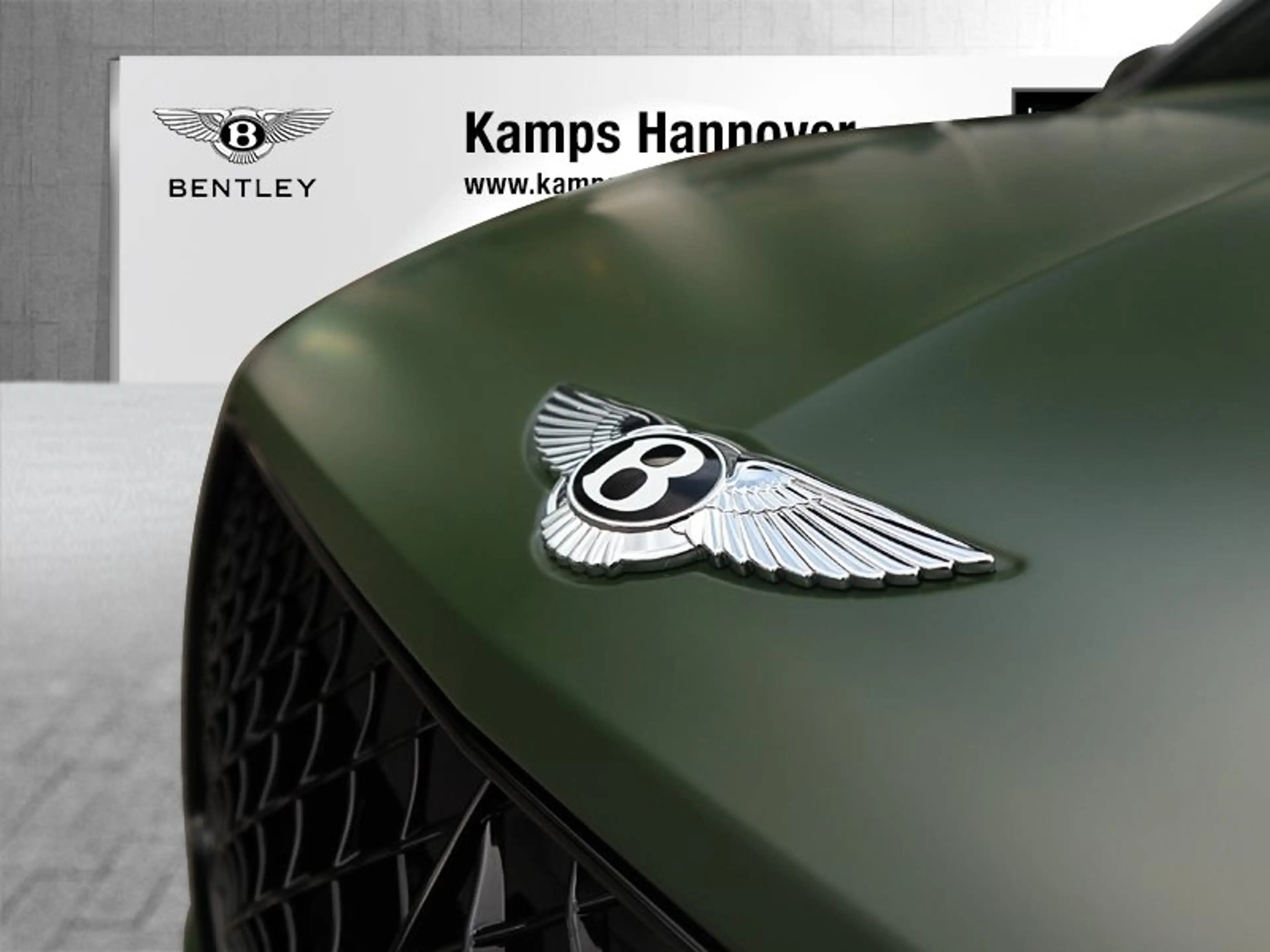 Bentley Bentayga V8 S  *Satin*Naim*Parking Heater* — photo 10
