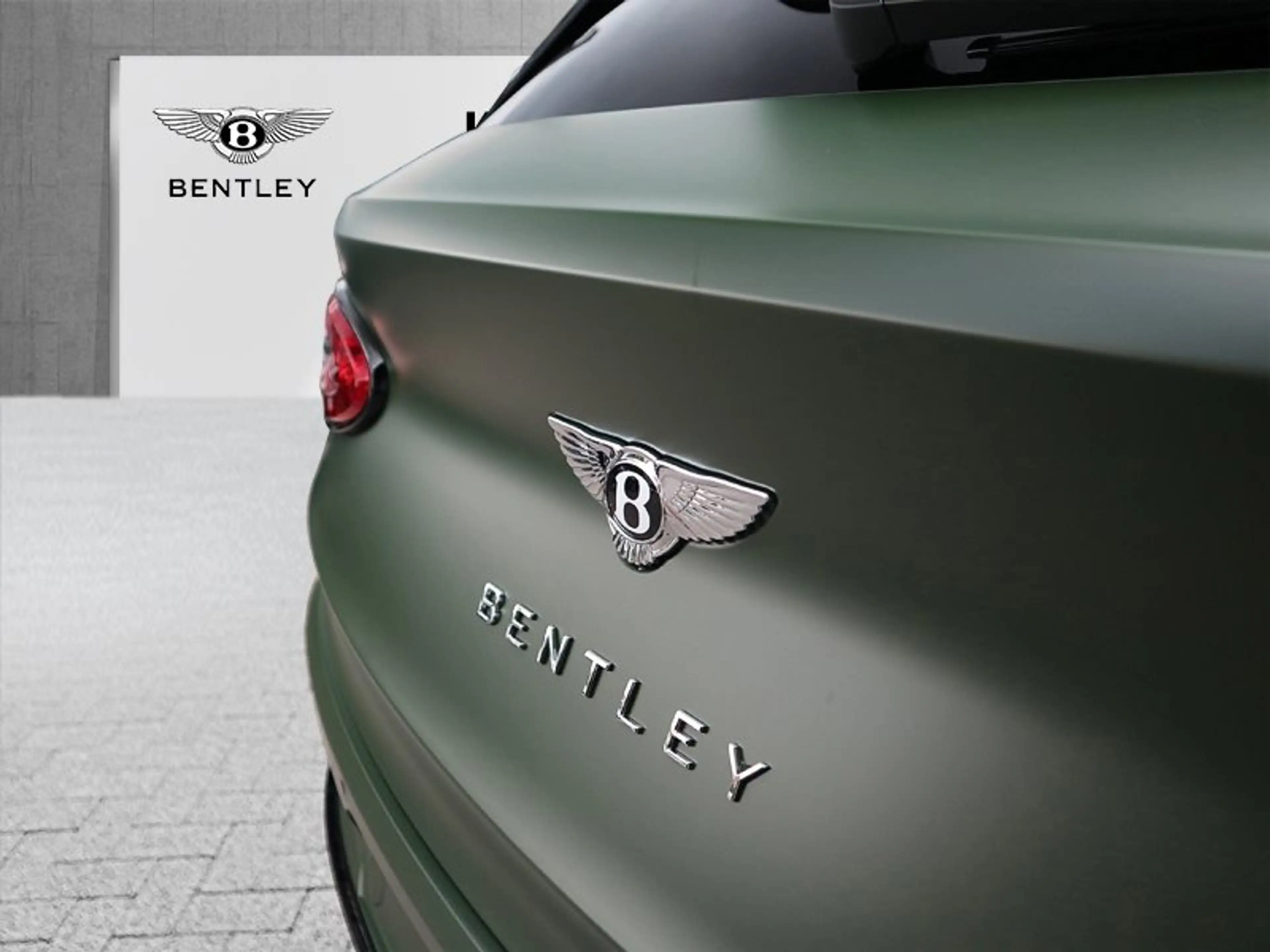 Bentley Bentayga V8 S  *Satin*Naim*Parking Heater* — photo 8