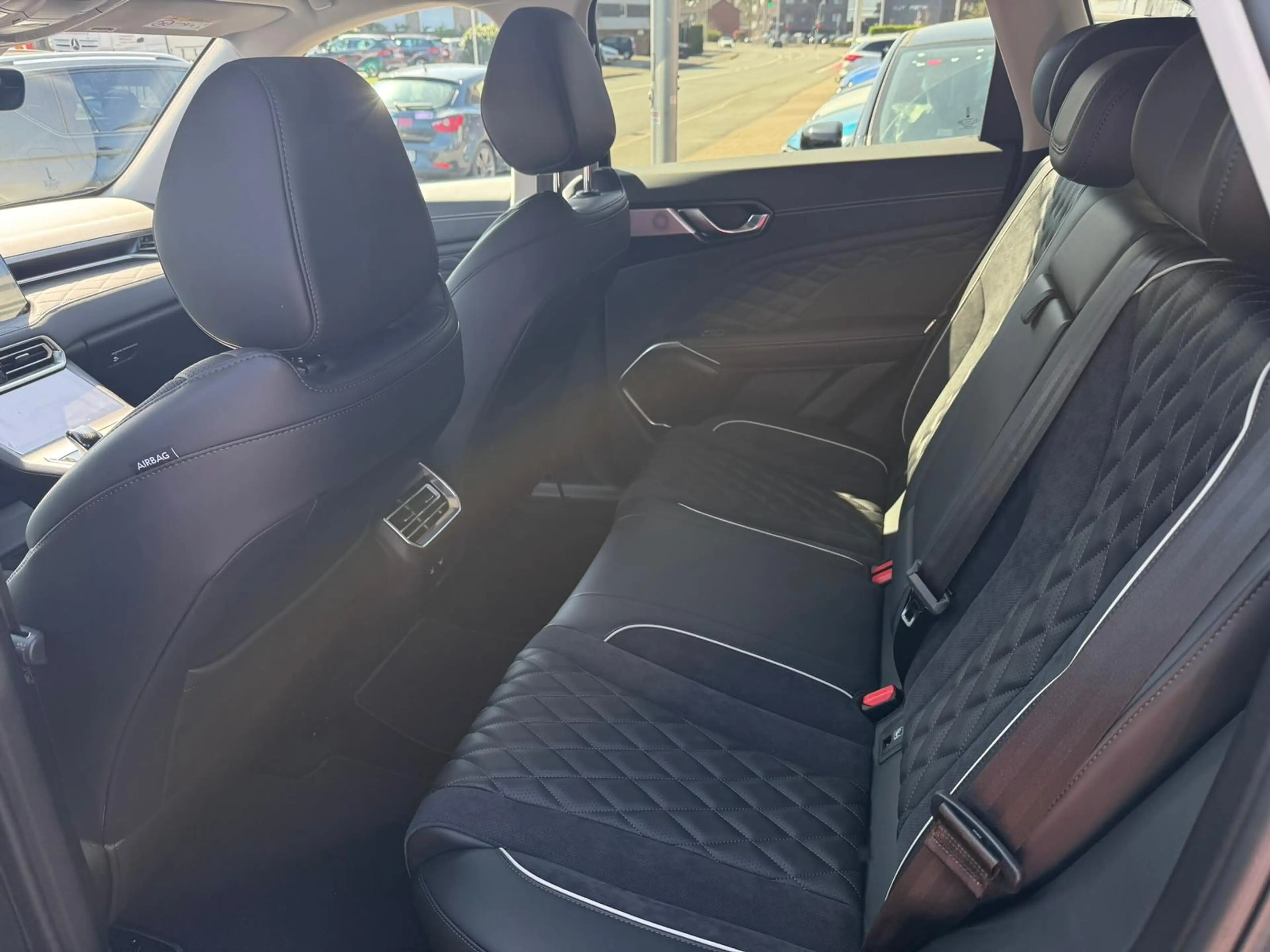 GWM WEY 03 2.0T PHEV Luxury *LED *Alcantara *HUD — photo 9