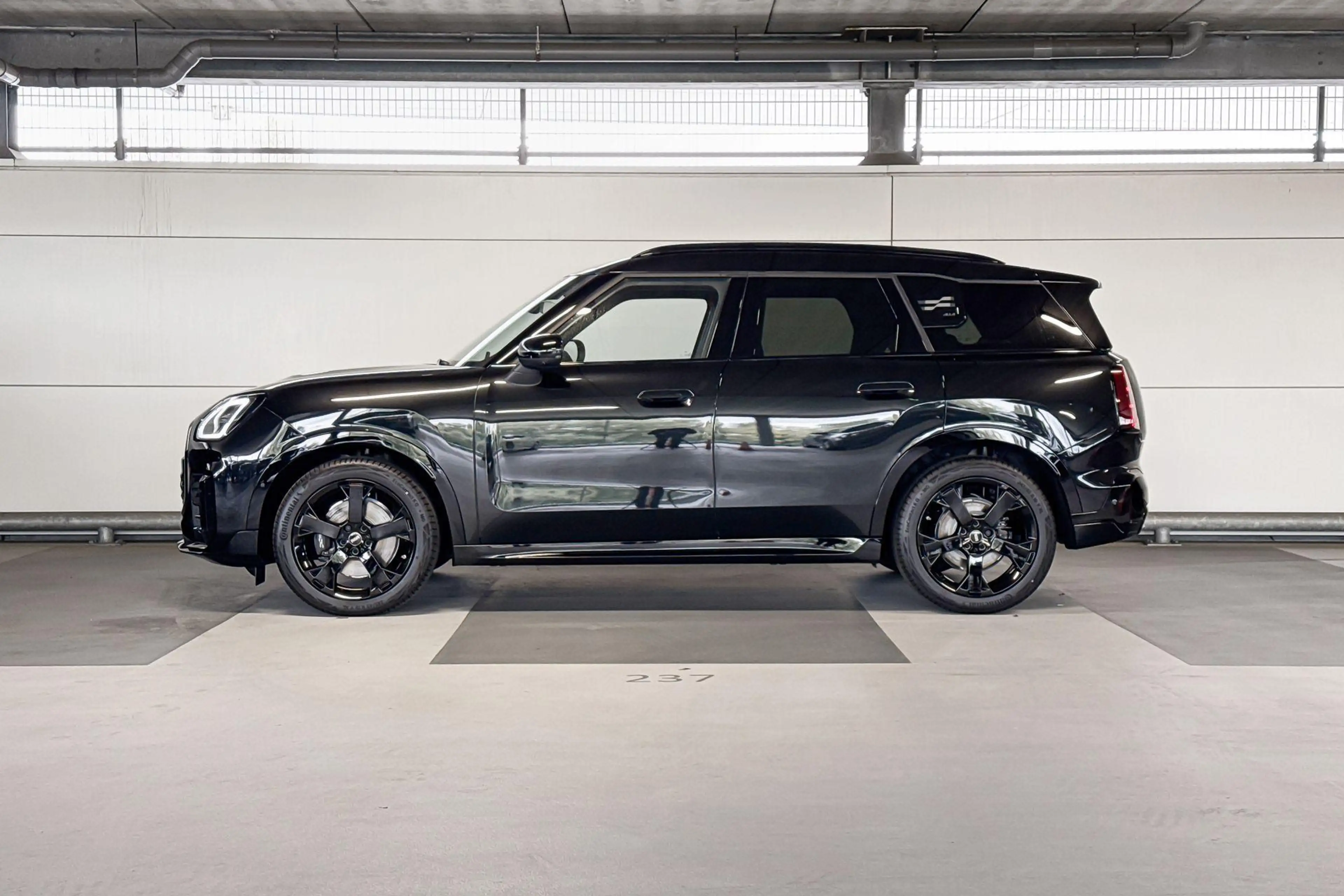 MINI John Cooper Works Countryman S ALL4 XL — photo 2