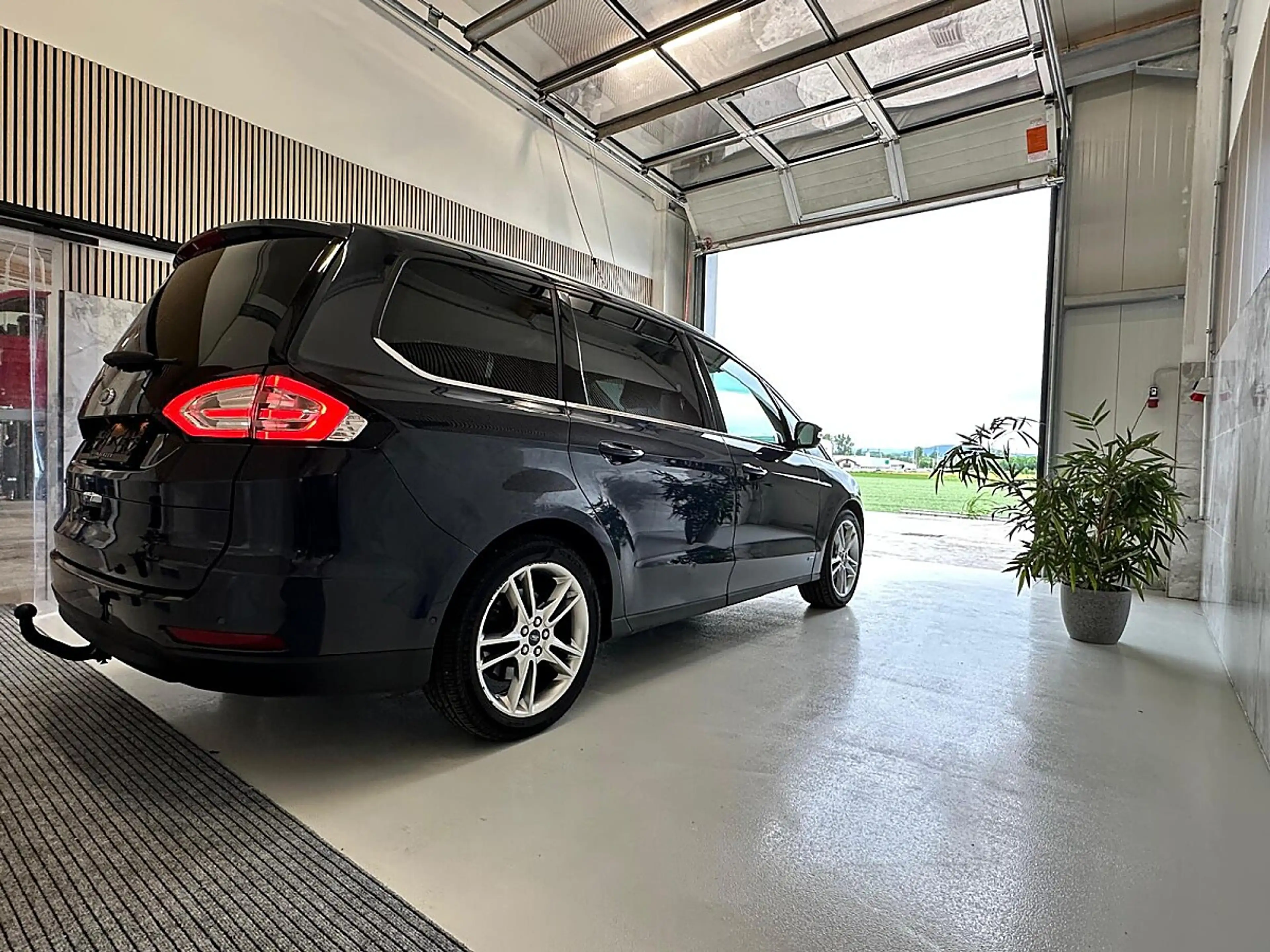 Ford Galaxy 2,0 Eco Blue SCR AWD Titanium Aut., 7 Sitze, 19... — photo 5
