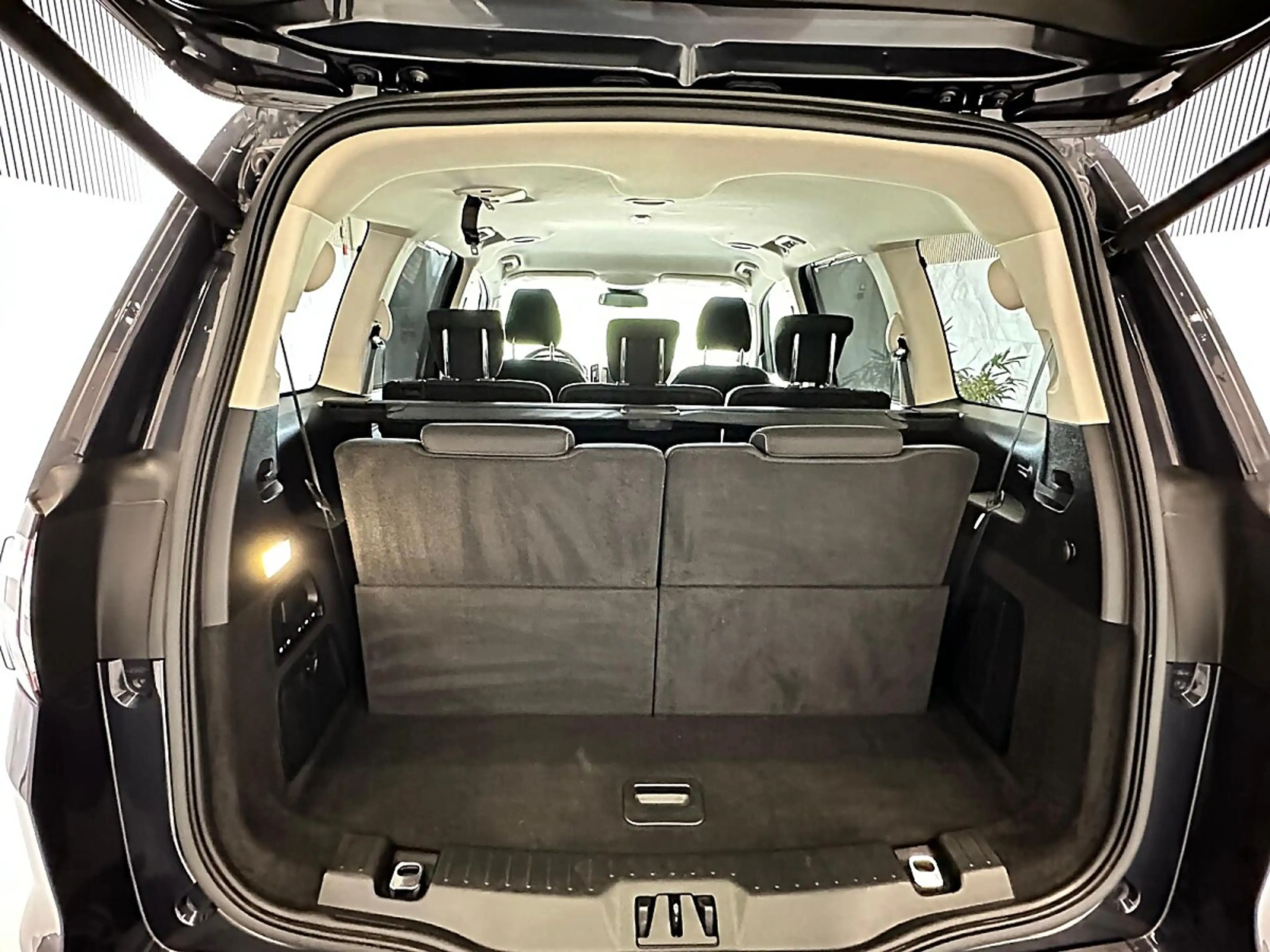 Ford Galaxy 2,0 Eco Blue SCR AWD Titanium Aut., 7 Sitze, 19... — photo 13