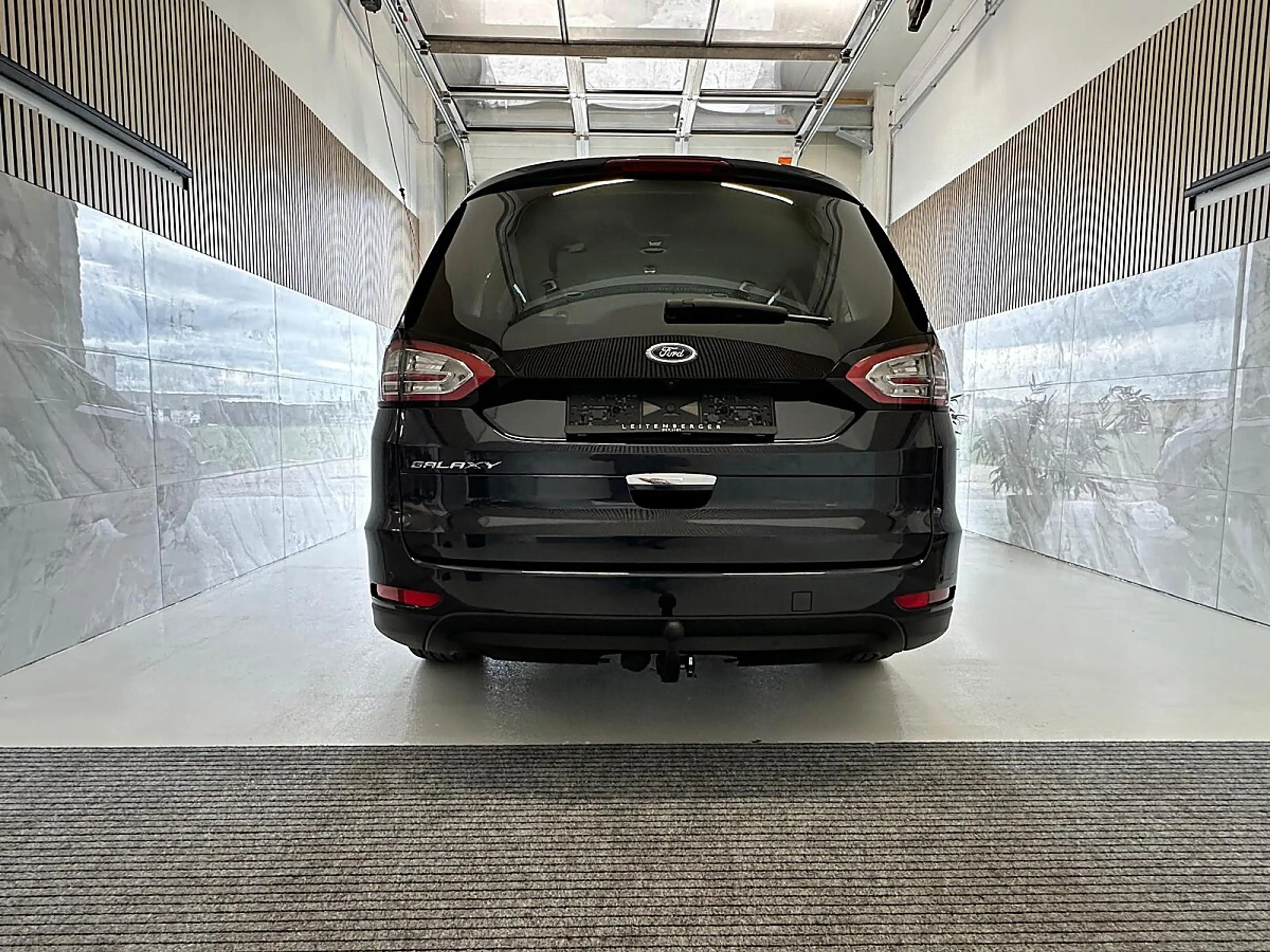 Ford Galaxy 2,0 Eco Blue SCR AWD Titanium Aut., 7 Sitze, 19... — photo 4