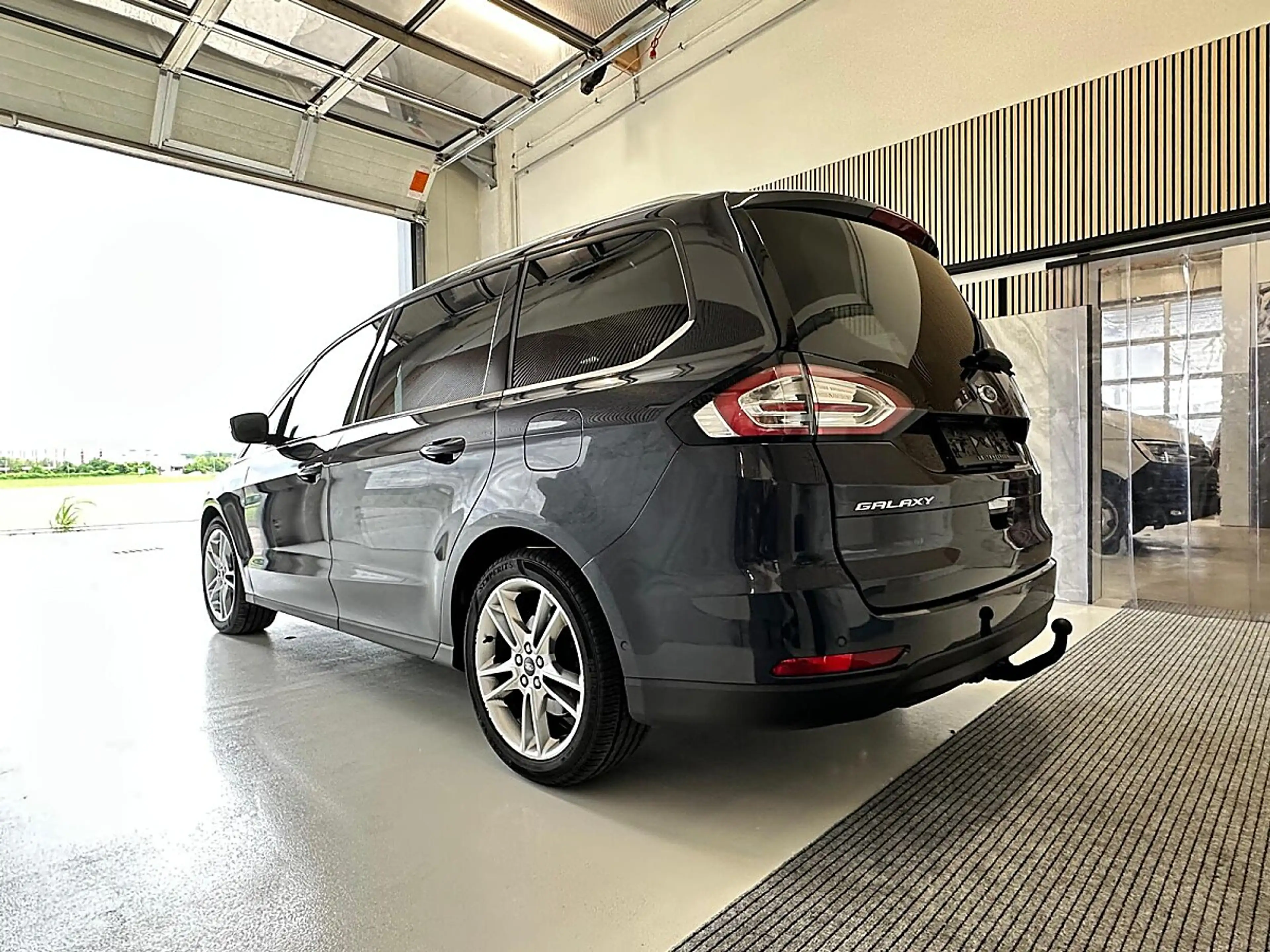 Ford Galaxy 2,0 Eco Blue SCR AWD Titanium Aut., 7 Sitze, 19... — photo 3