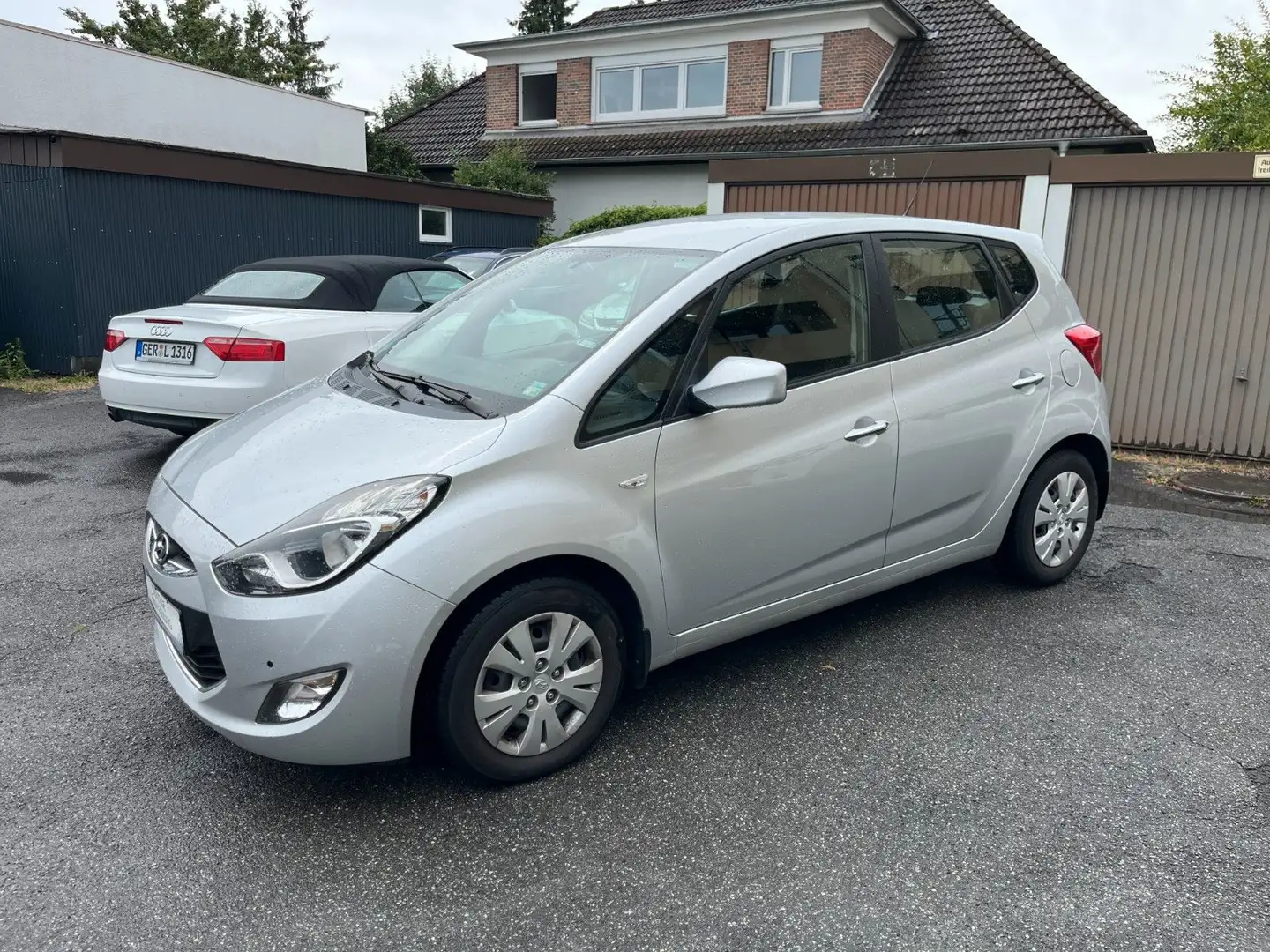 Hyundai iX20 FIFA world Cup Edition*2.Hd*ab 89,- monatl* Argintiu - 1