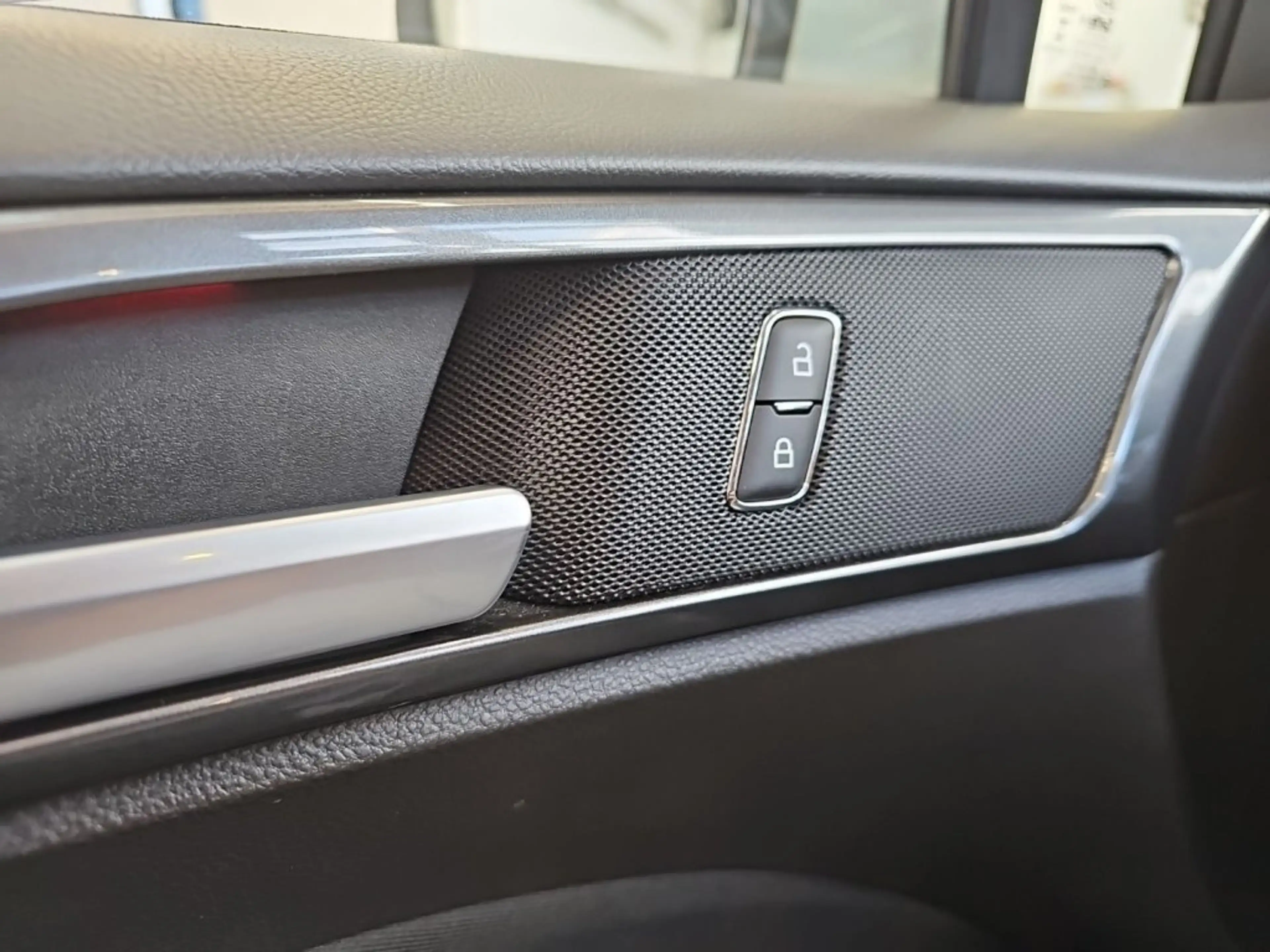 Ford Mondeo Titanium 2,0 EcoBlue SCR Aut. mit AHK — photo 14
