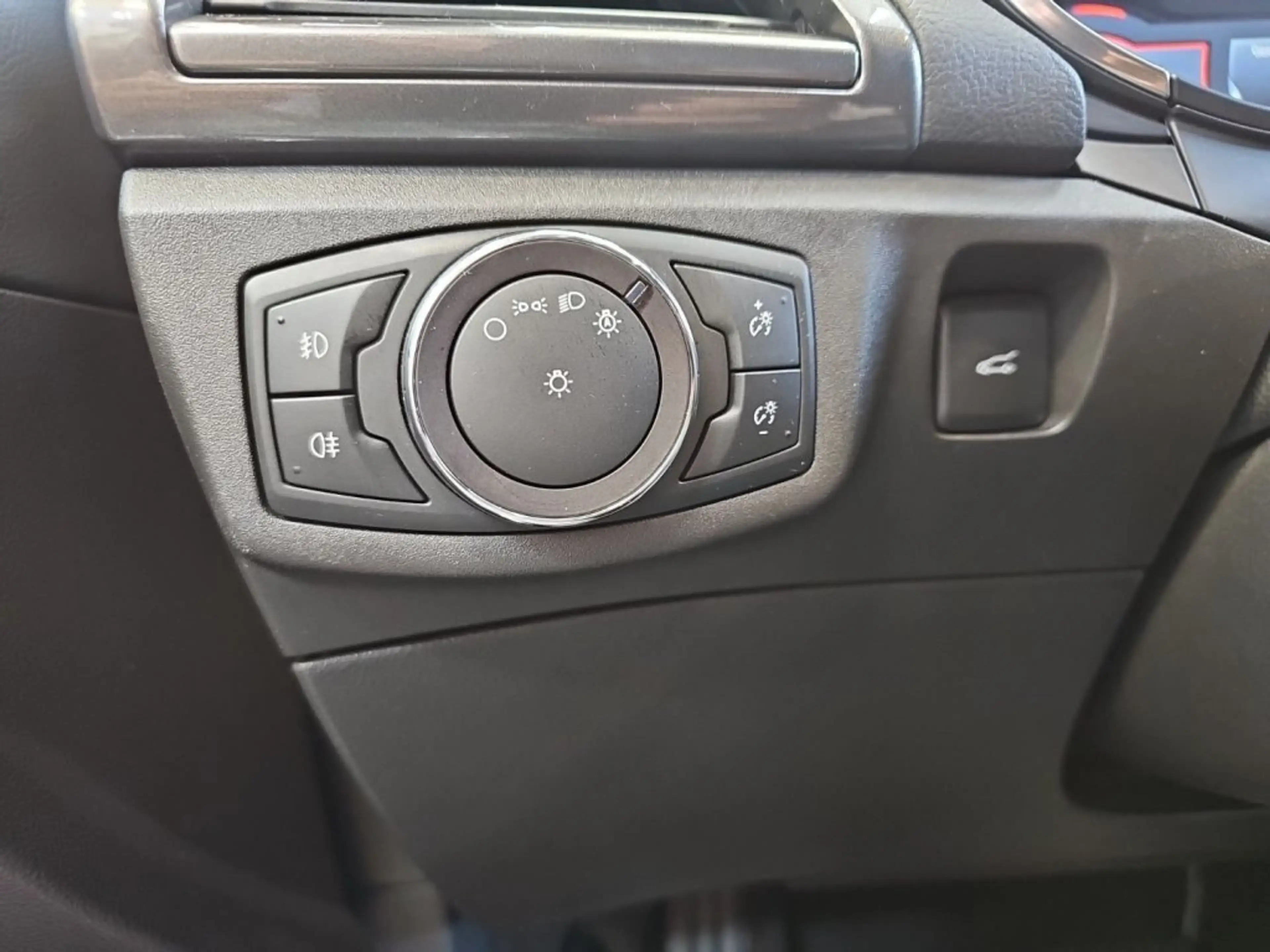 Ford Mondeo Titanium 2,0 EcoBlue SCR Aut. mit AHK — photo 13
