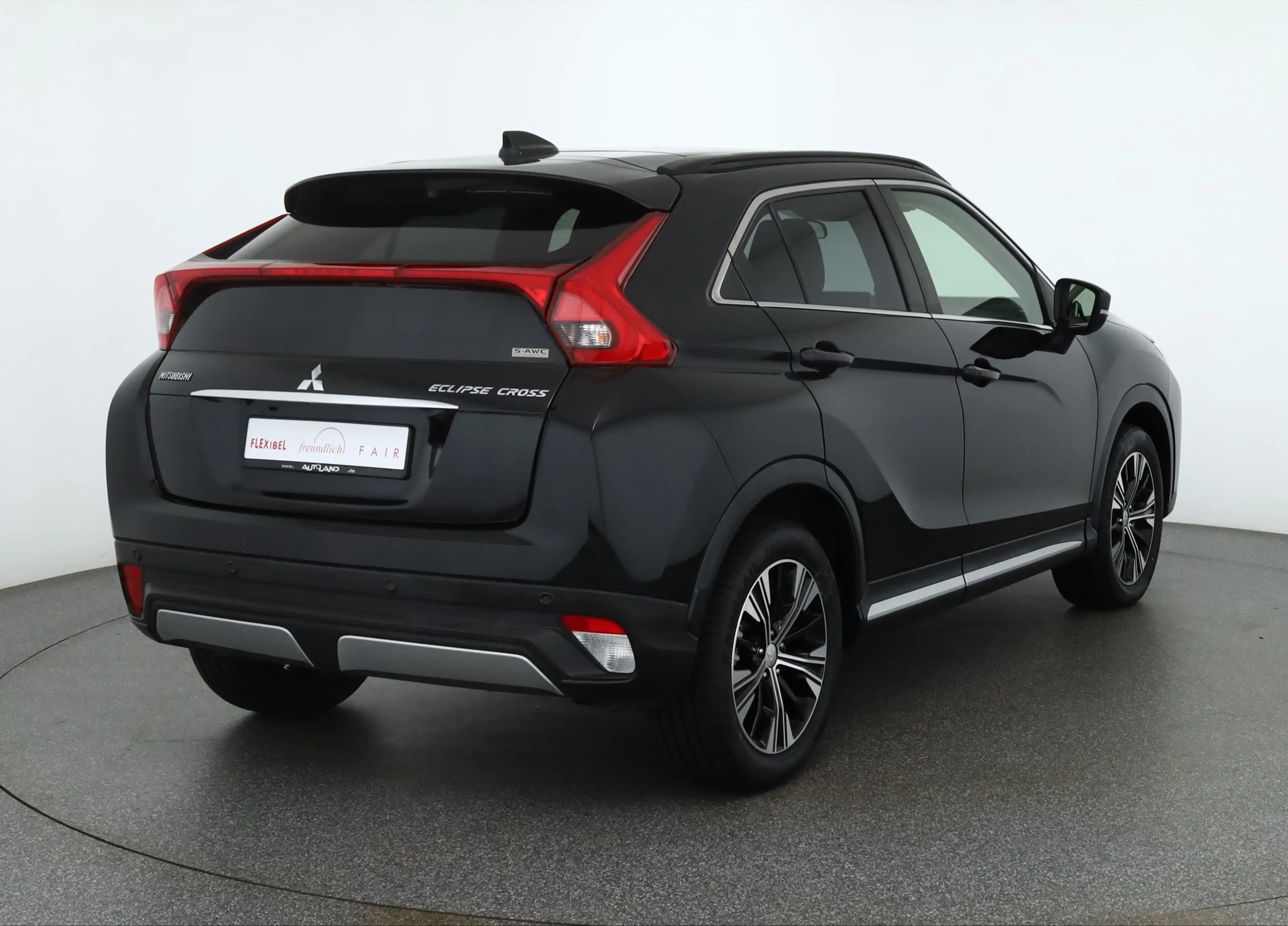 Mitsubishi Eclipse Cross 1.5 T-MIVEC Top 4WD LED Panorama — photo 5