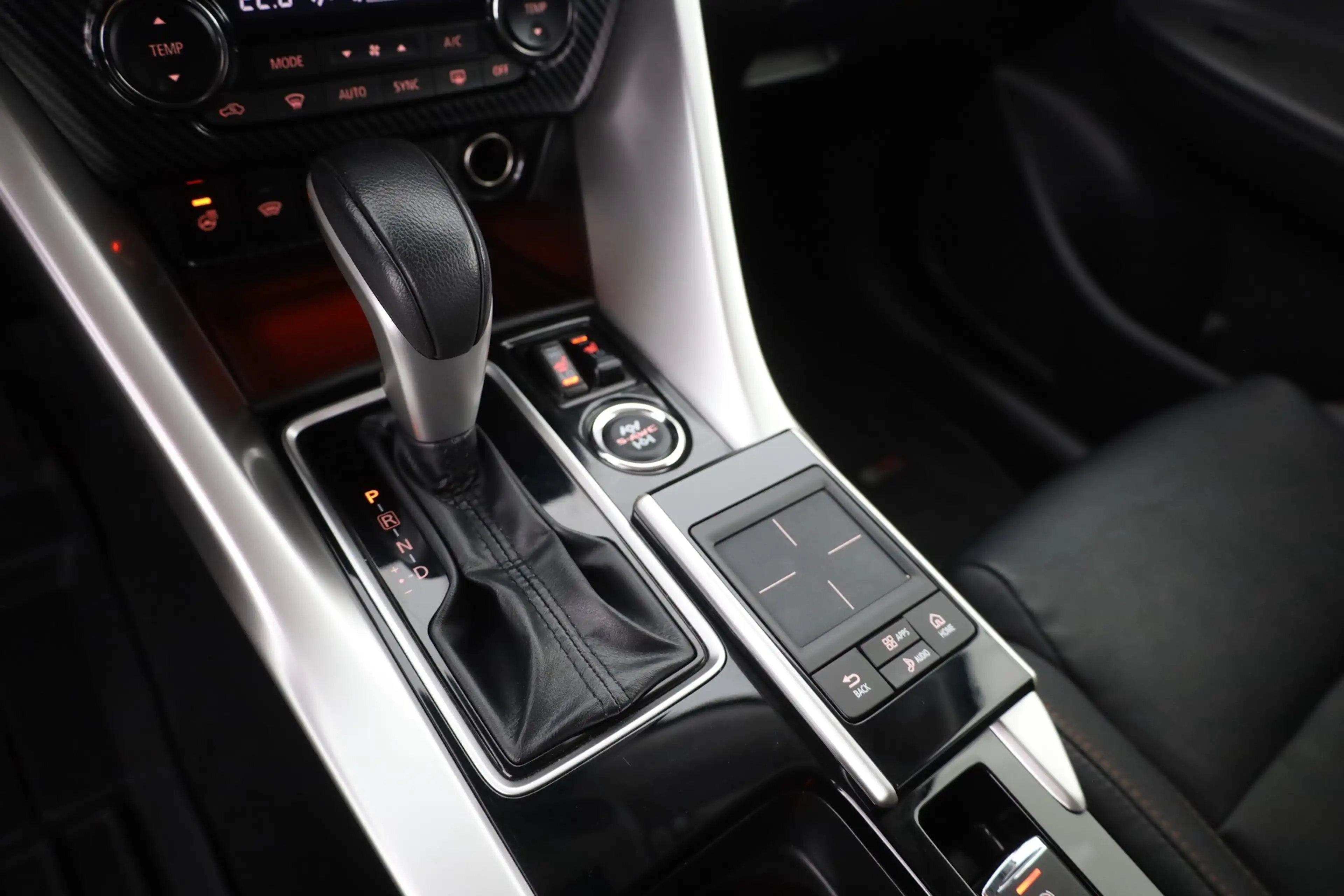Mitsubishi Eclipse Cross 1.5 T-MIVEC Top 4WD LED Panorama — photo 15