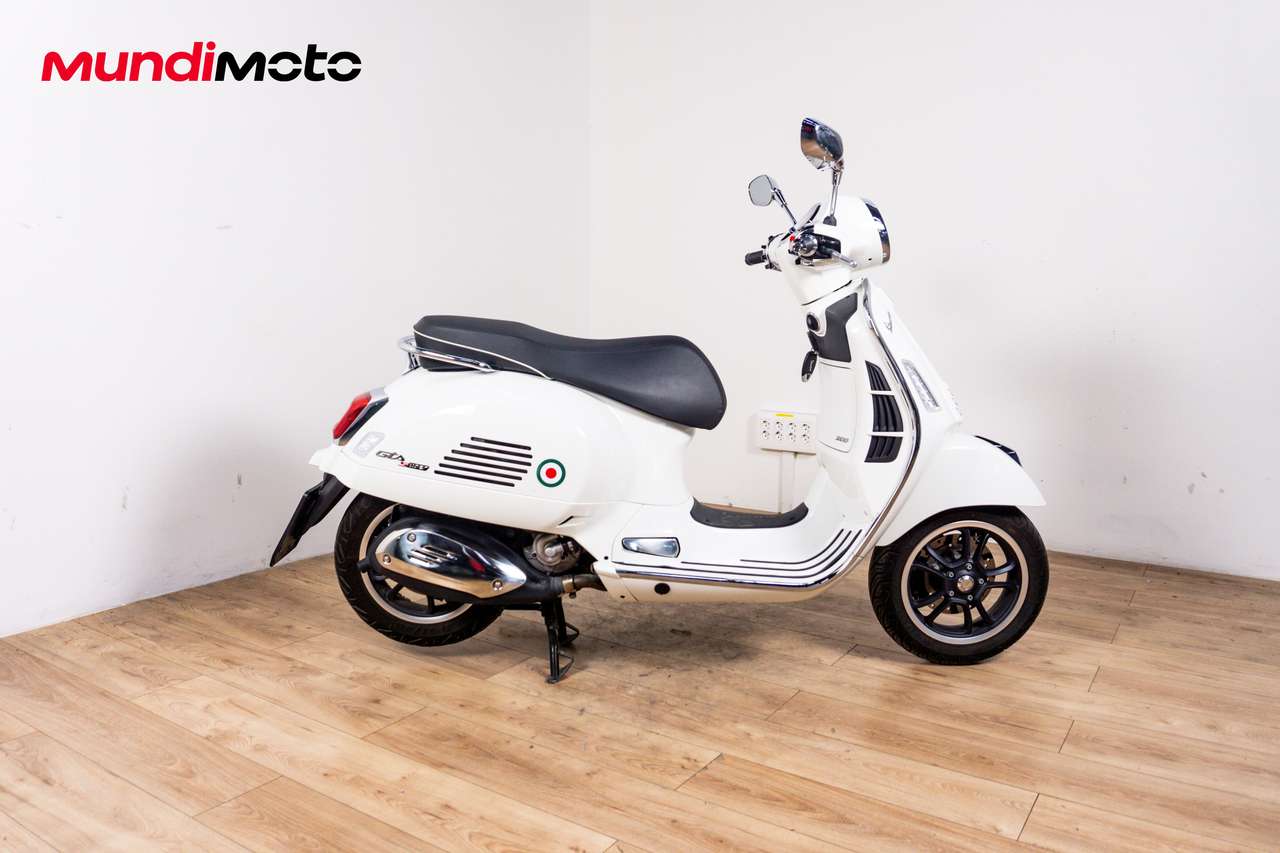 Vespa GTS 300