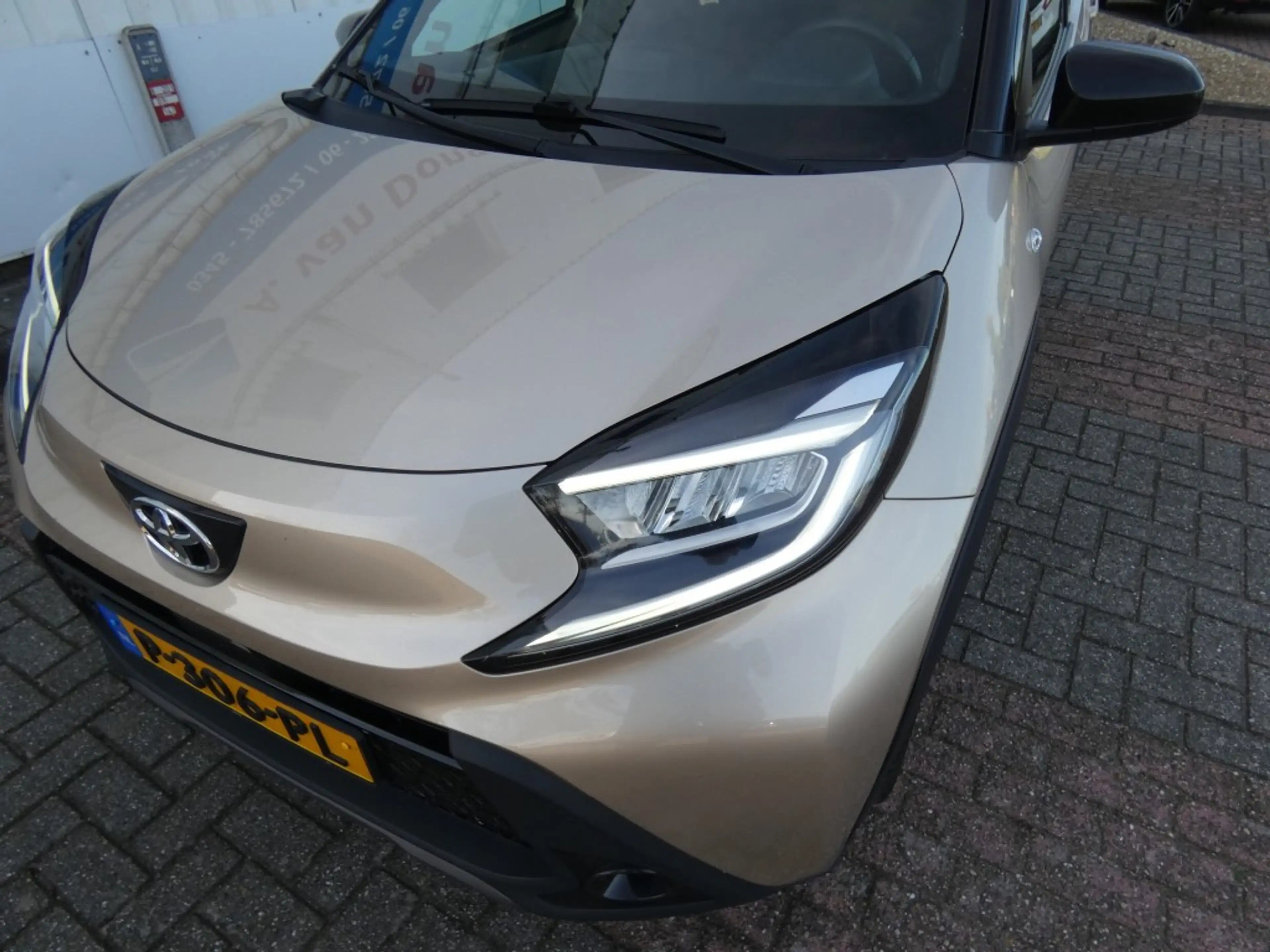 Toyota Aygo X 1.0 VVT-I MT ENVY,Navi,Camera,JBL,Clima,APPLE,ANDR — photo 3