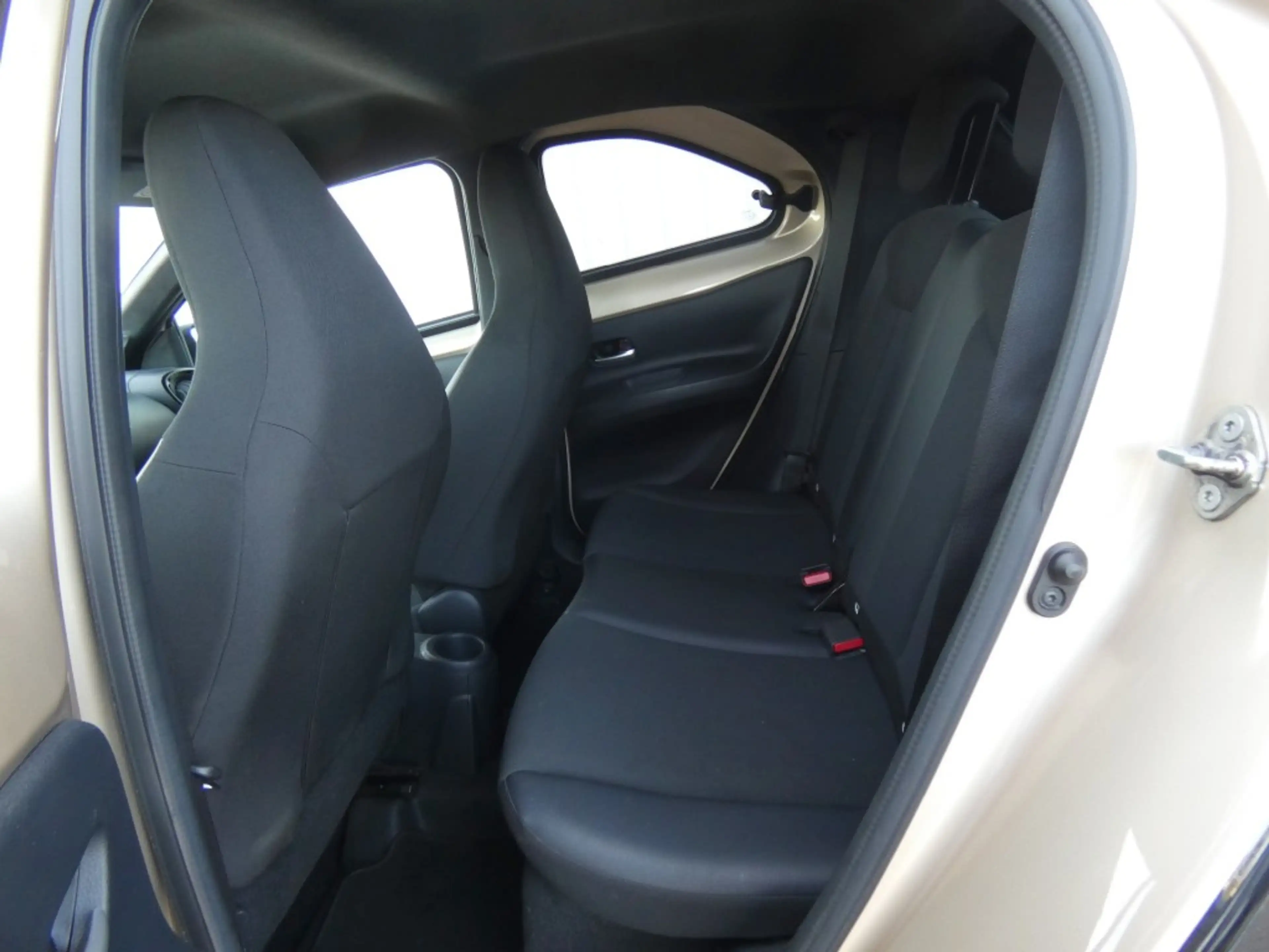 Toyota Aygo X 1.0 VVT-I MT ENVY,Navi,Camera,JBL,Clima,APPLE,ANDR — photo 11