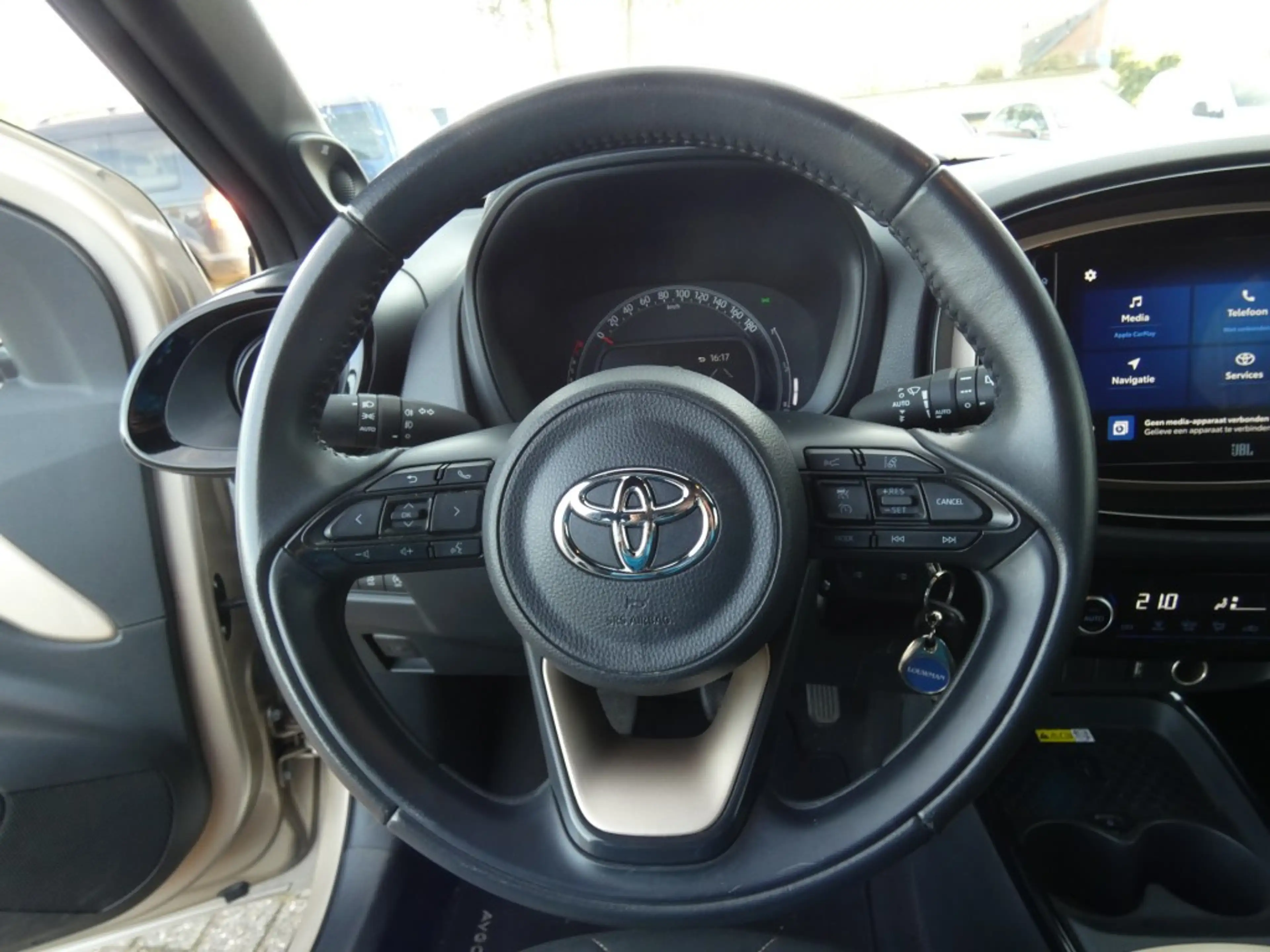 Toyota Aygo X 1.0 VVT-I MT ENVY,Navi,Camera,JBL,Clima,APPLE,ANDR — photo 12