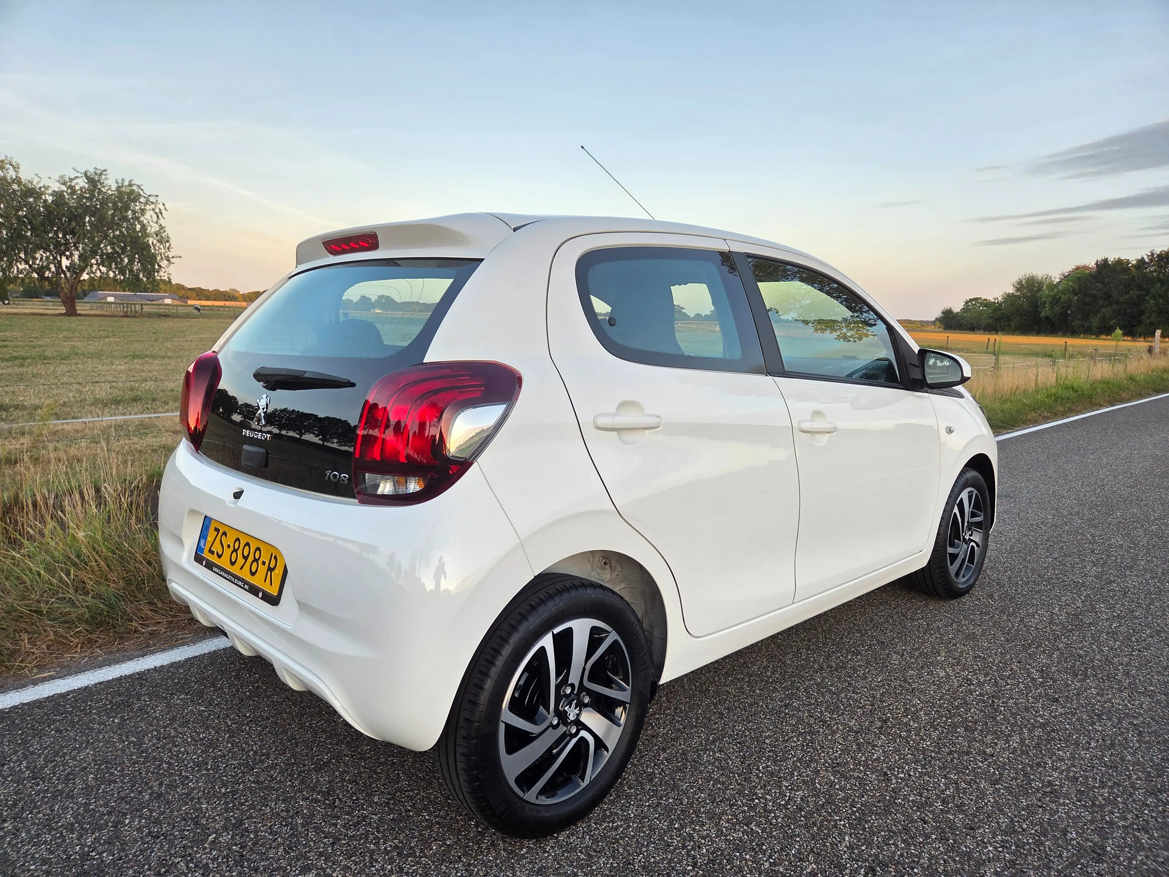 Peugeot 108 1.0 e-VTi Active — photo 3