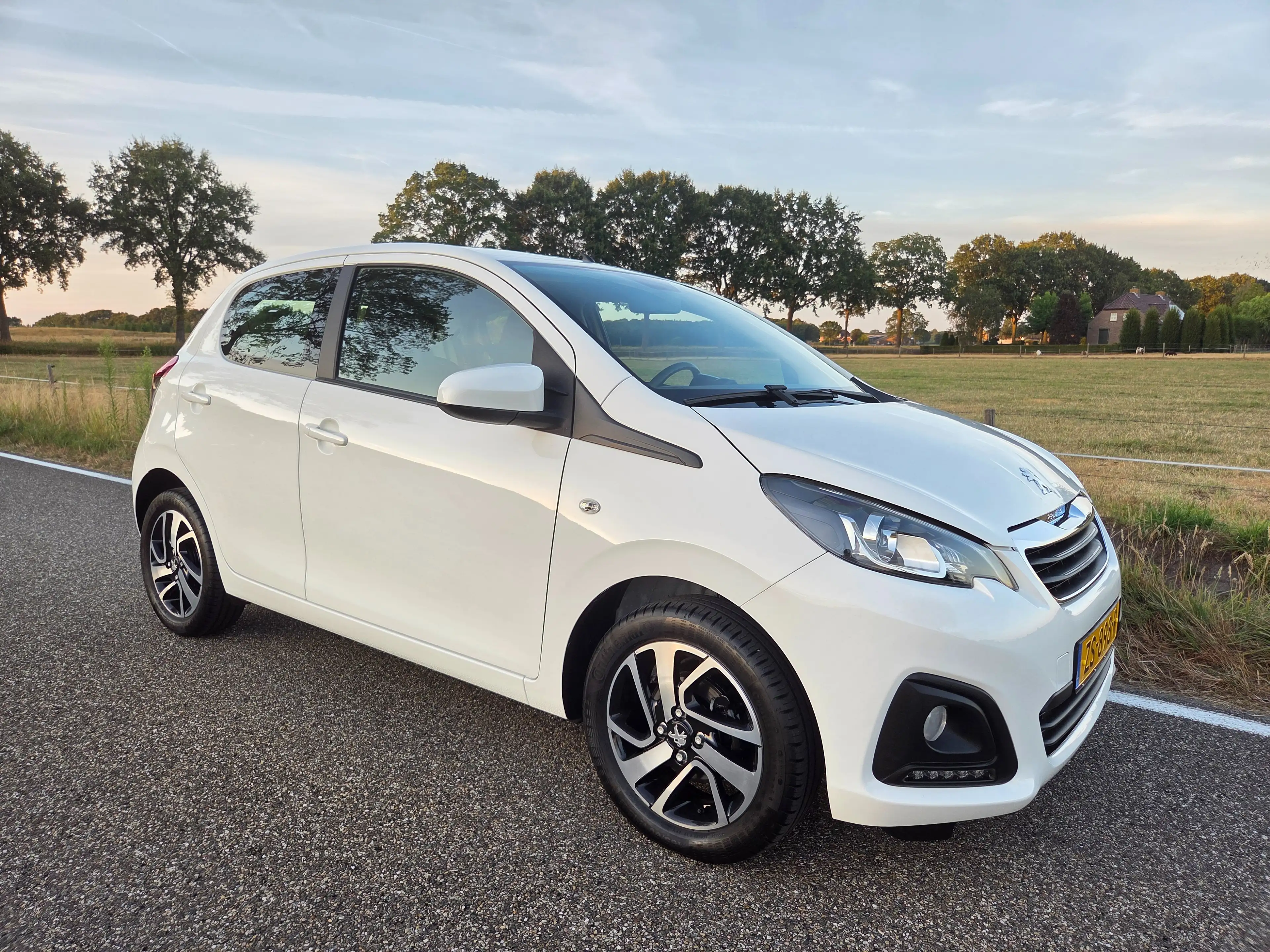 Peugeot 108 1.0 e-VTi Active — photo 4