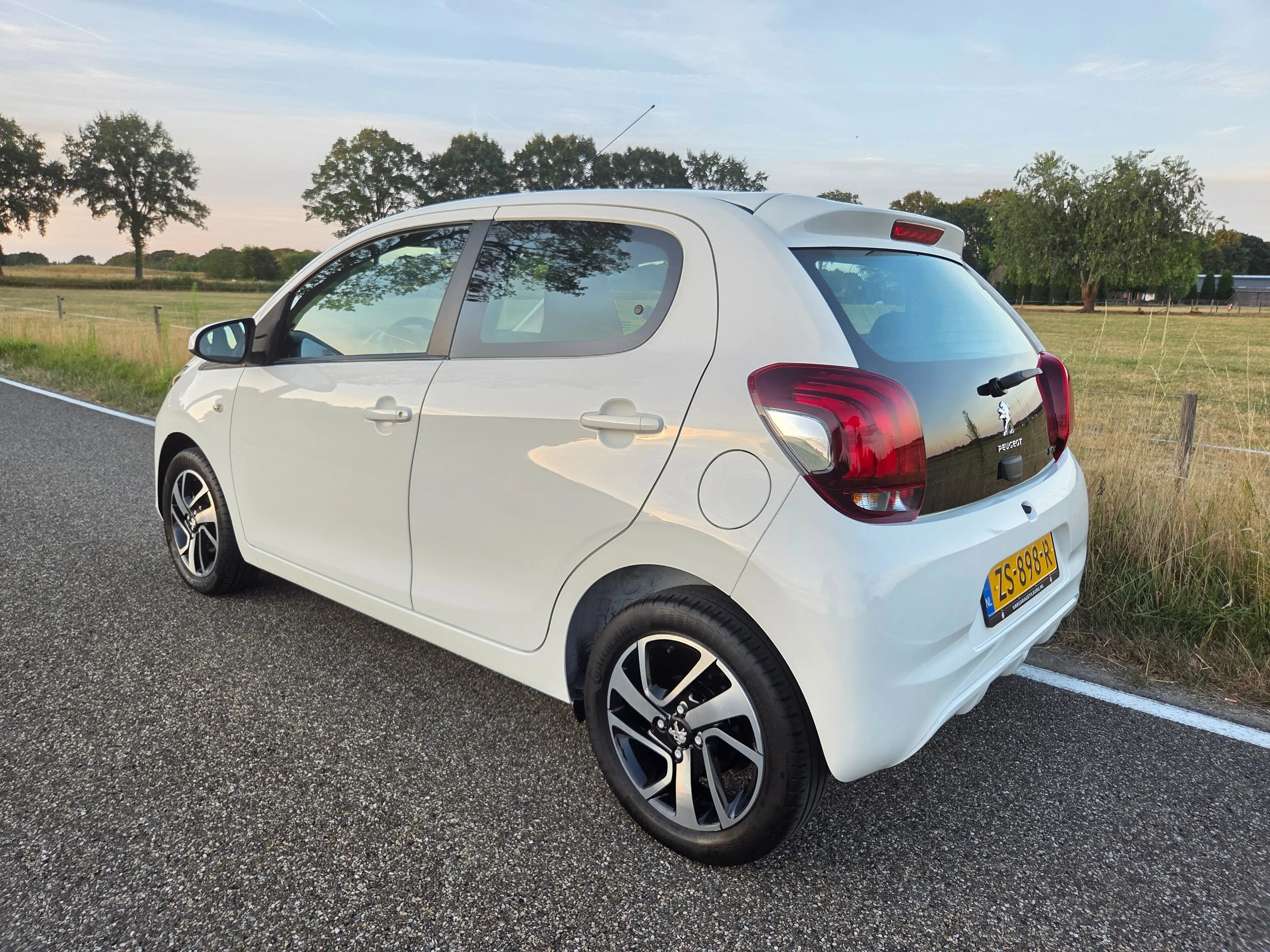 Peugeot 108 1.0 e-VTi Active — photo 2