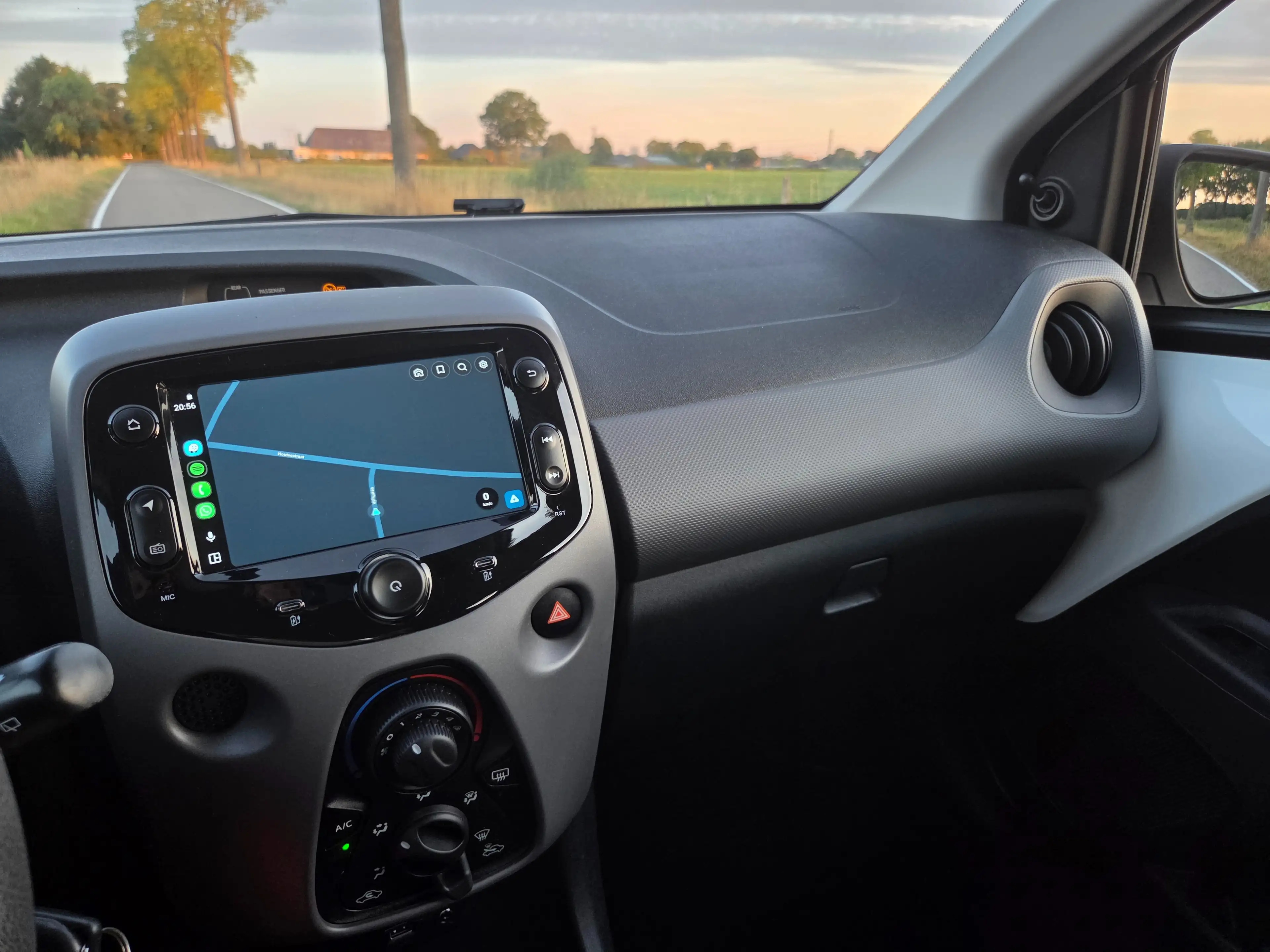 Peugeot 108 1.0 e-VTi Active — photo 8