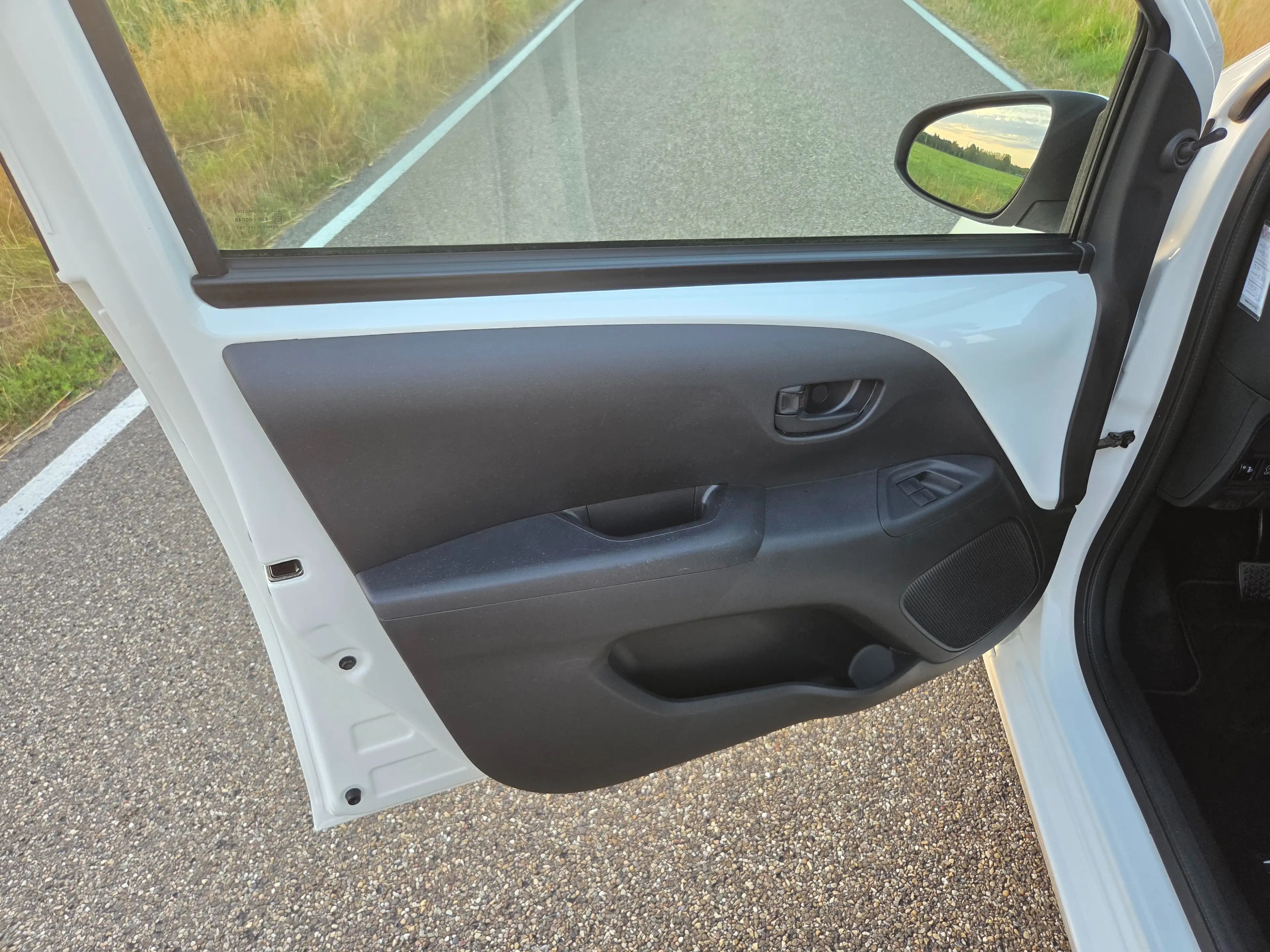 Peugeot 108 1.0 e-VTi Active — photo 5